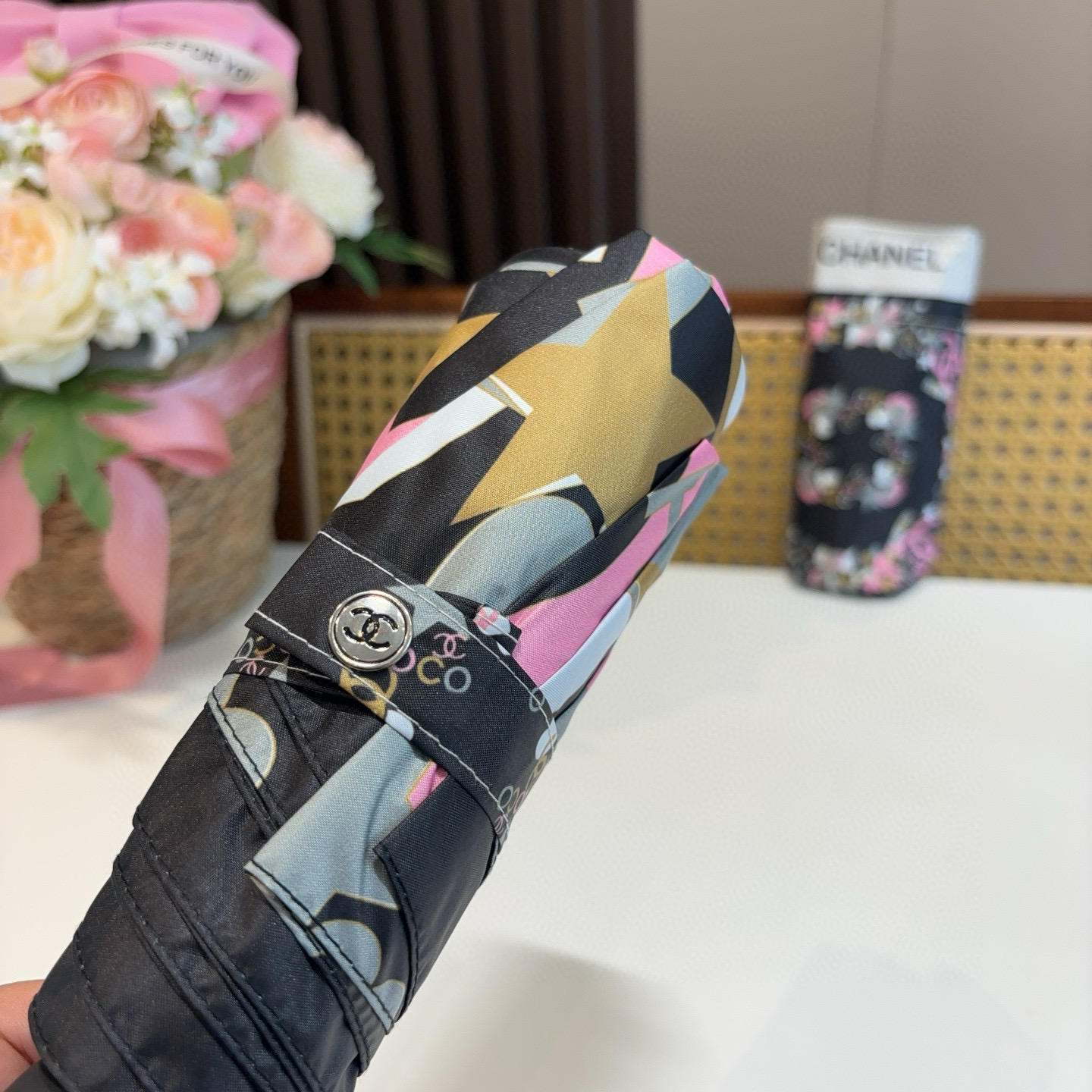  CHANEL（香奈儿）五折手动折叠晴雨伞 选用台 湾进口UV防紫外线伞布 原单代工级品质  🌹2色
