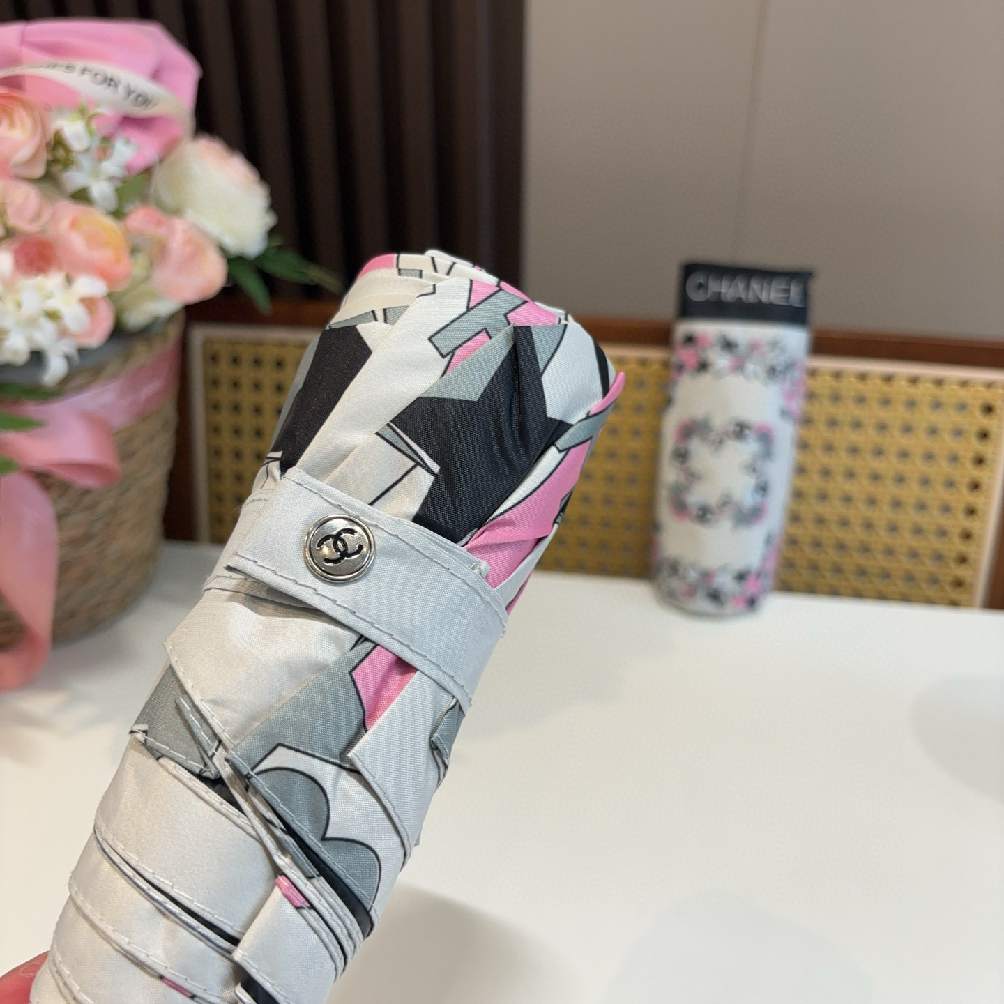 CHANEL（香奈儿）五折手动折叠晴雨伞 选用台 湾进口UV防紫外线伞布 原单代工级品质  🌹2色