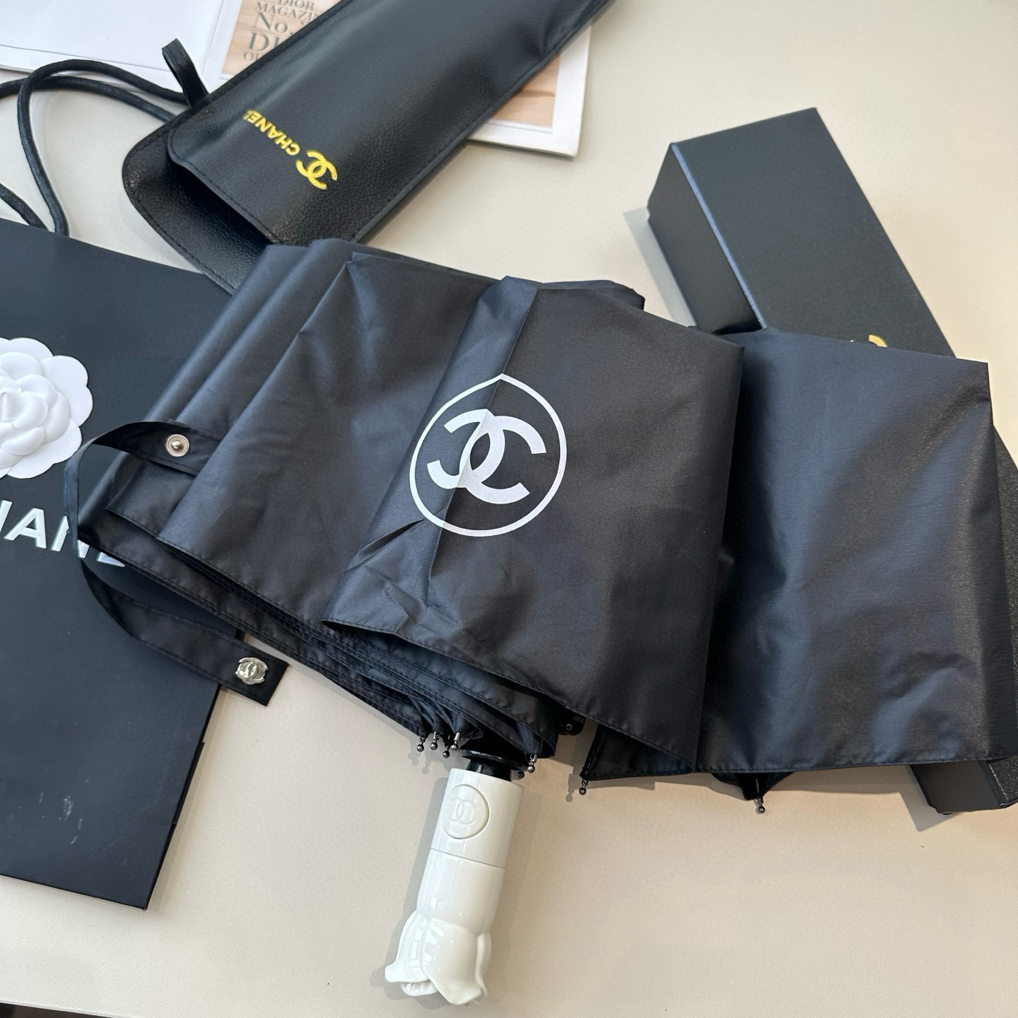  CHANEL（香奈儿）玫瑰柄 三折自动折叠晴雨伞 选用台湾进口UV防紫外线伞布 原单代工级品质 