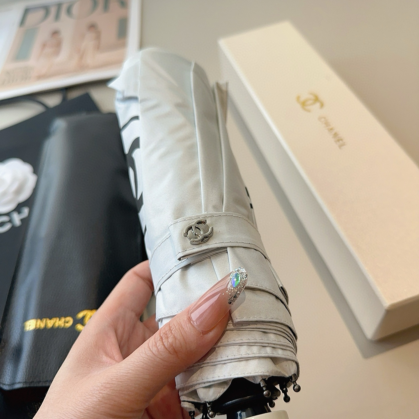  CHANEL（香奈儿）玫瑰柄 三折自动折叠晴雨伞 选用台湾进口UV防紫外线伞布 原单代工级品质 