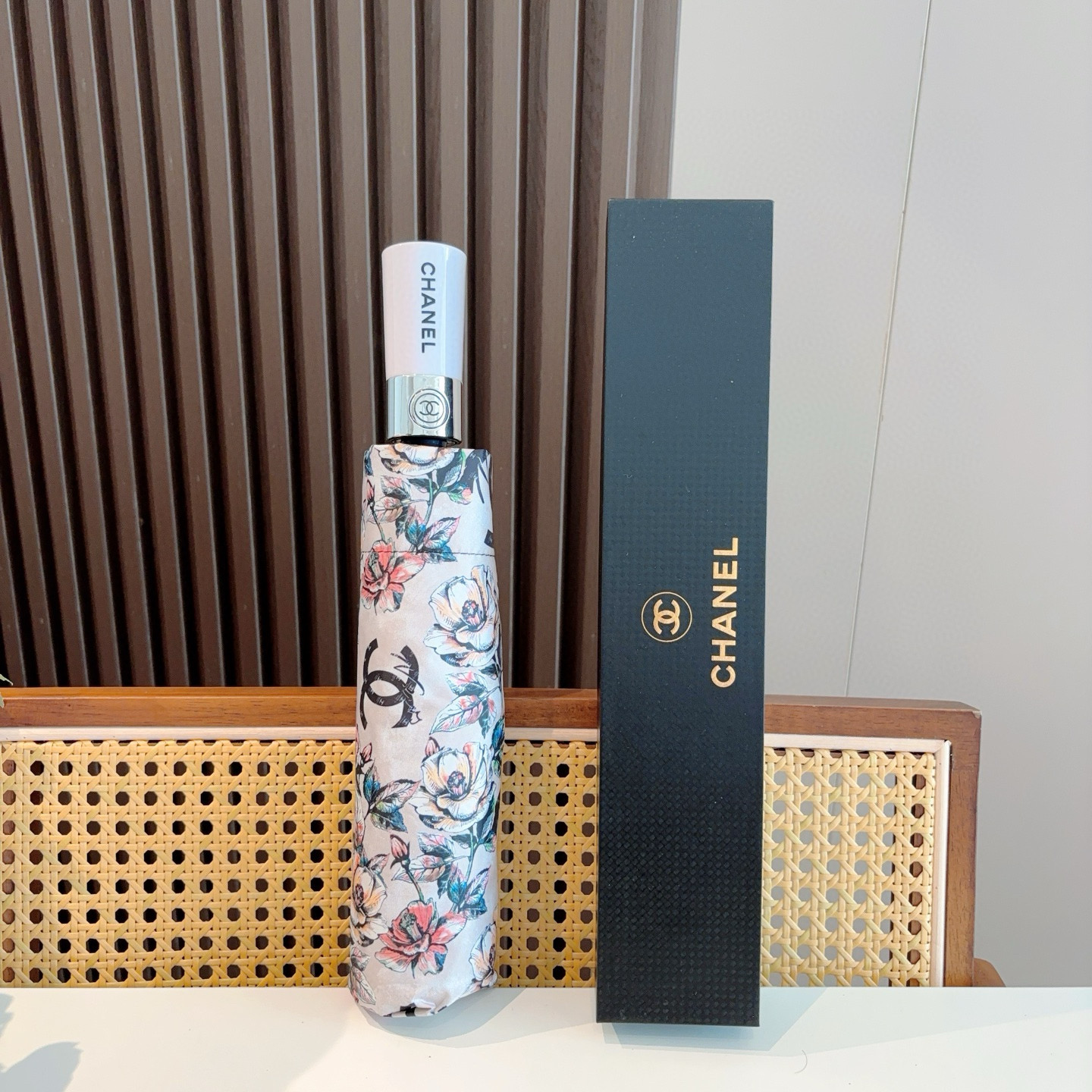  CHANEL（香奈儿）三折自动折叠晴雨伞 选用台湾进口UV防紫外线伞布 原单代工级品质 