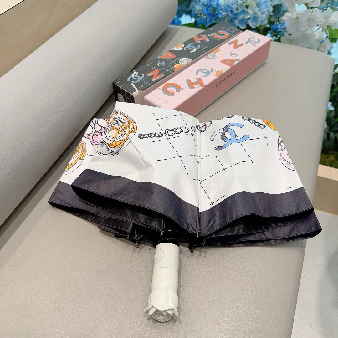  CHANEL（香奈儿） 玫瑰花头手柄 三折自动折叠晴雨伞    阻隔99%直射伞面的紫外线 杜绝夏季晒