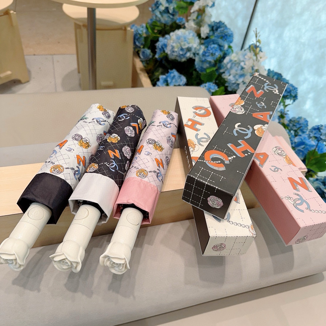  CHANEL（香奈儿） 玫瑰花头手柄 三折自动折叠晴雨伞    阻隔99%直射伞面的紫外线 杜绝夏季晒