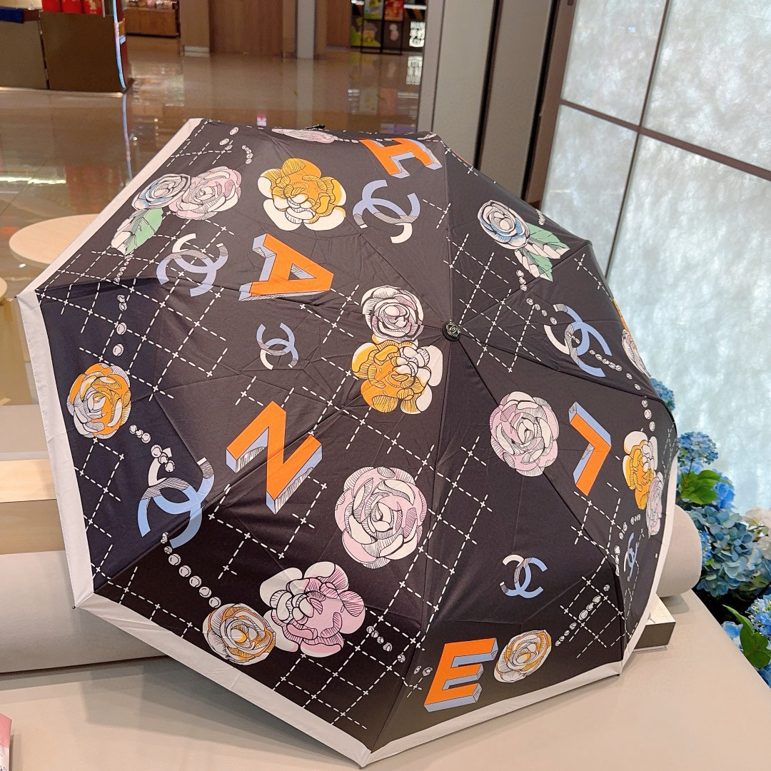  CHANEL（香奈儿） 玫瑰花头手柄 三折自动折叠晴雨伞    阻隔99%直射伞面的紫外线 杜绝夏季晒