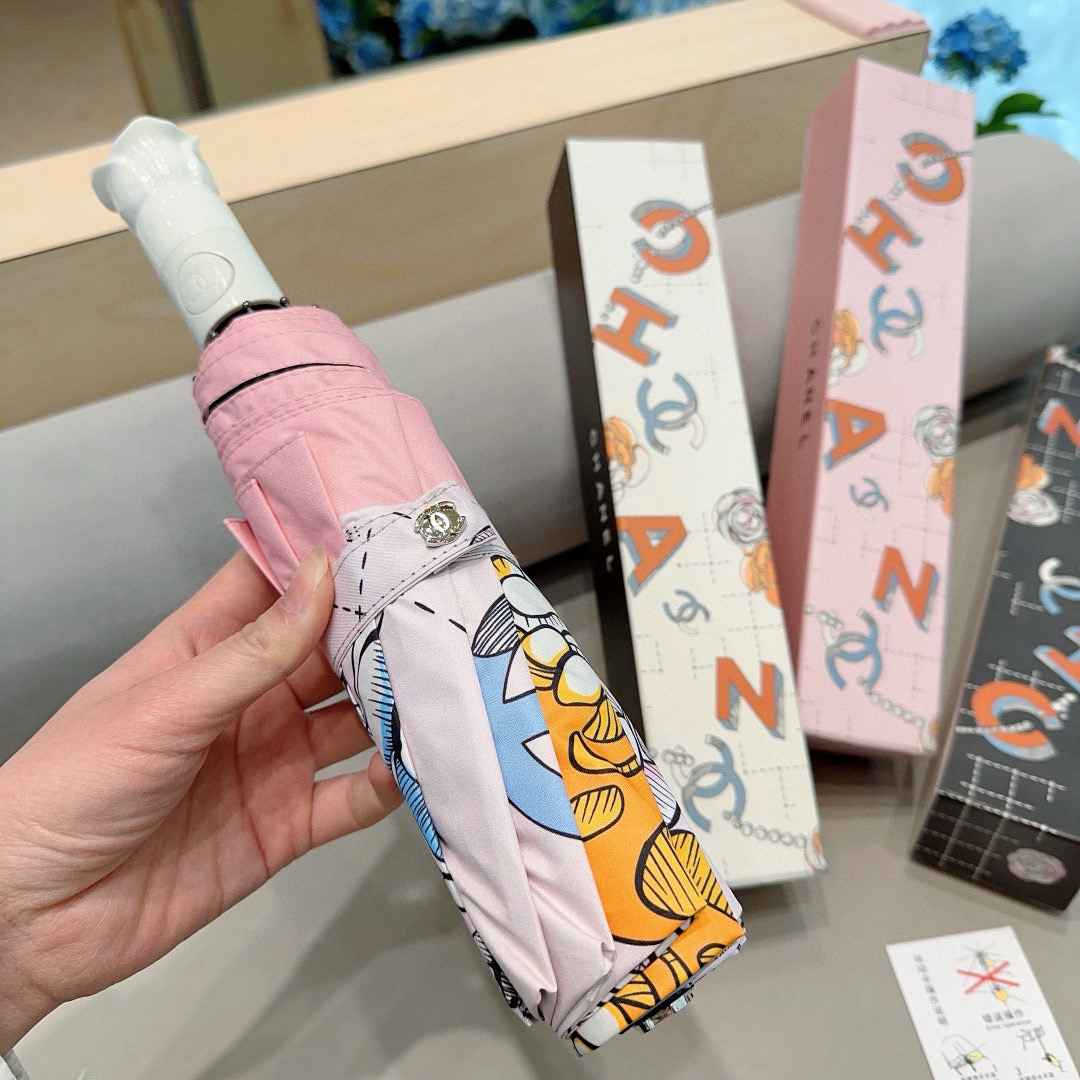  CHANEL（香奈儿） 玫瑰花头手柄 三折自动折叠晴雨伞    阻隔99%直射伞面的紫外线 杜绝夏季晒