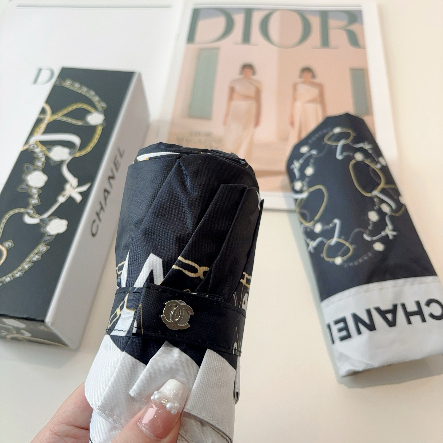  CHANEL（香奈儿）五折手动折叠晴雨伞 选用台 湾进口UV防紫外线伞布 原单代工级品质  🌹2色