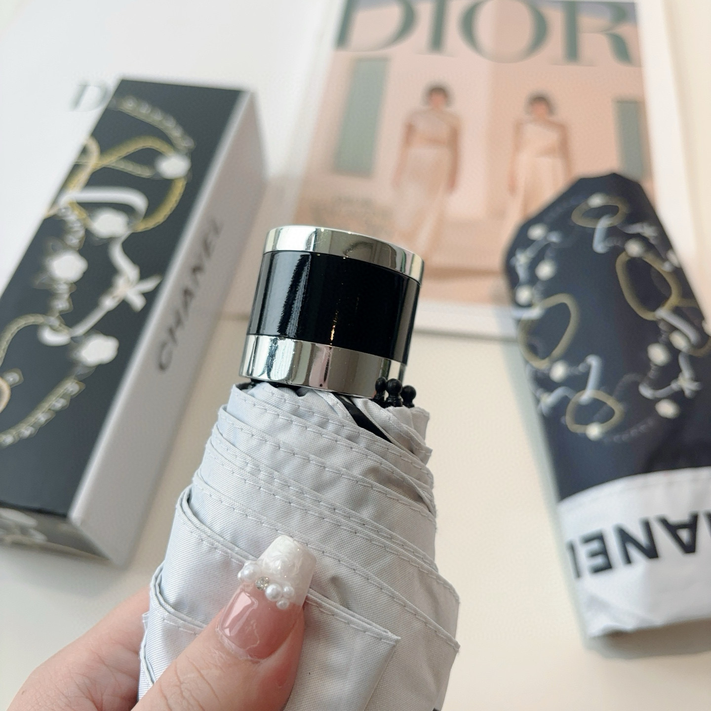  CHANEL（香奈儿）五折手动折叠晴雨伞 选用台 湾进口UV防紫外线伞布 原单代工级品质  🌹2色