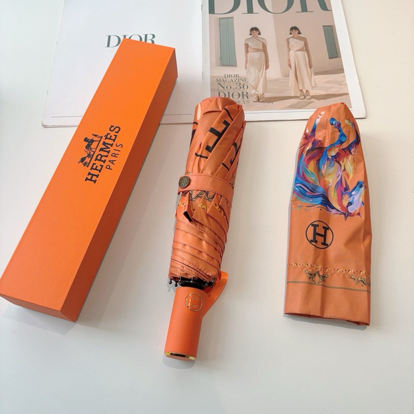 爱马仕（Hermès）   新款 极品H家三折自动伞重磅呈现 以其精湛的工艺技术和源源不断的想像力 新涂