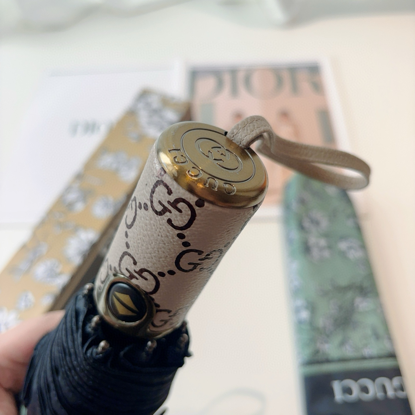  GUCCI（古奇）新款 三折自动折叠晴雨伞 选用台湾进口UV防紫外线伞布 原单代工级品质  🌹