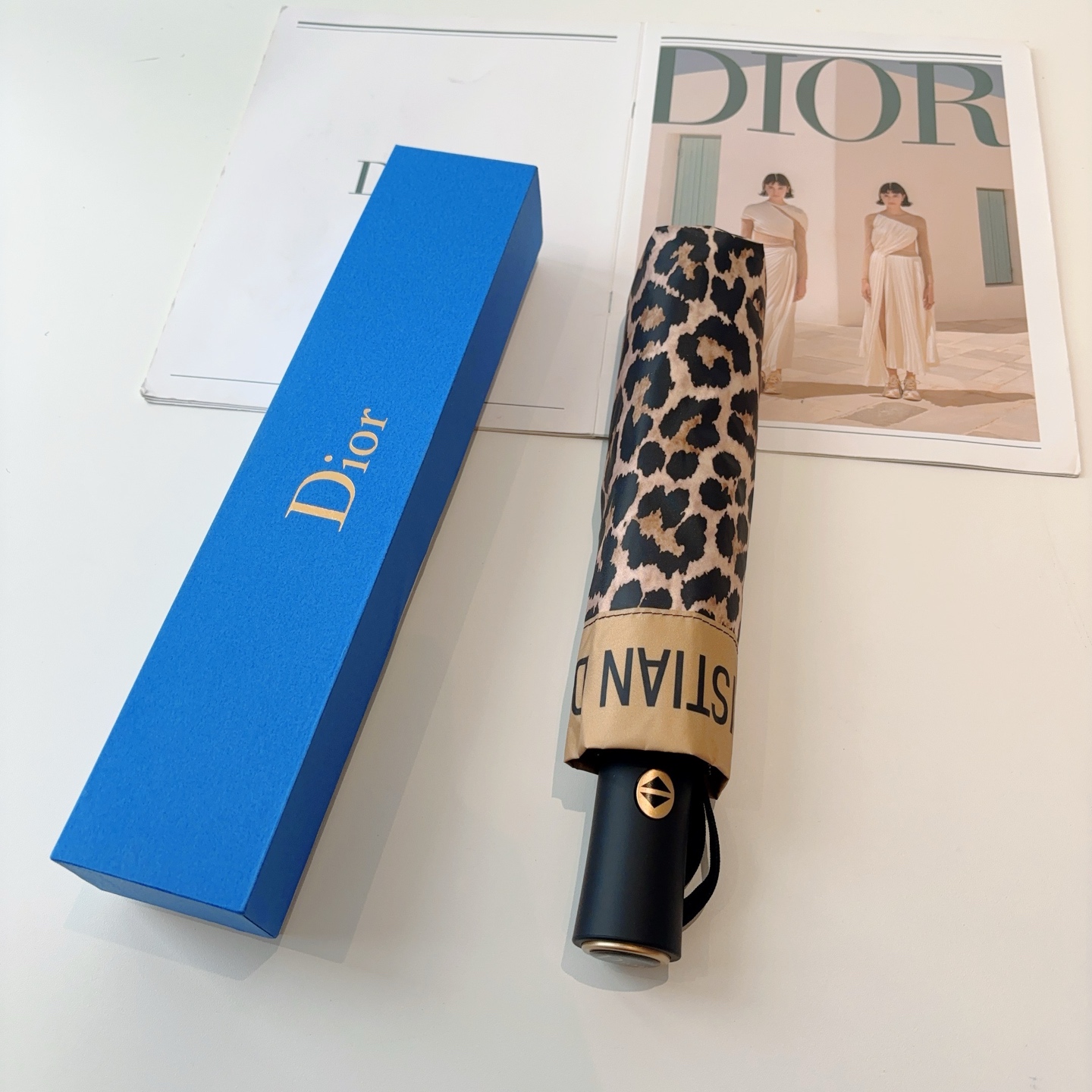  DIOR（迪奥）三折自动折叠晴雨伞  时尚原单代工品质 细节精致 看得见的品质 打破一成不变 色泽纯正