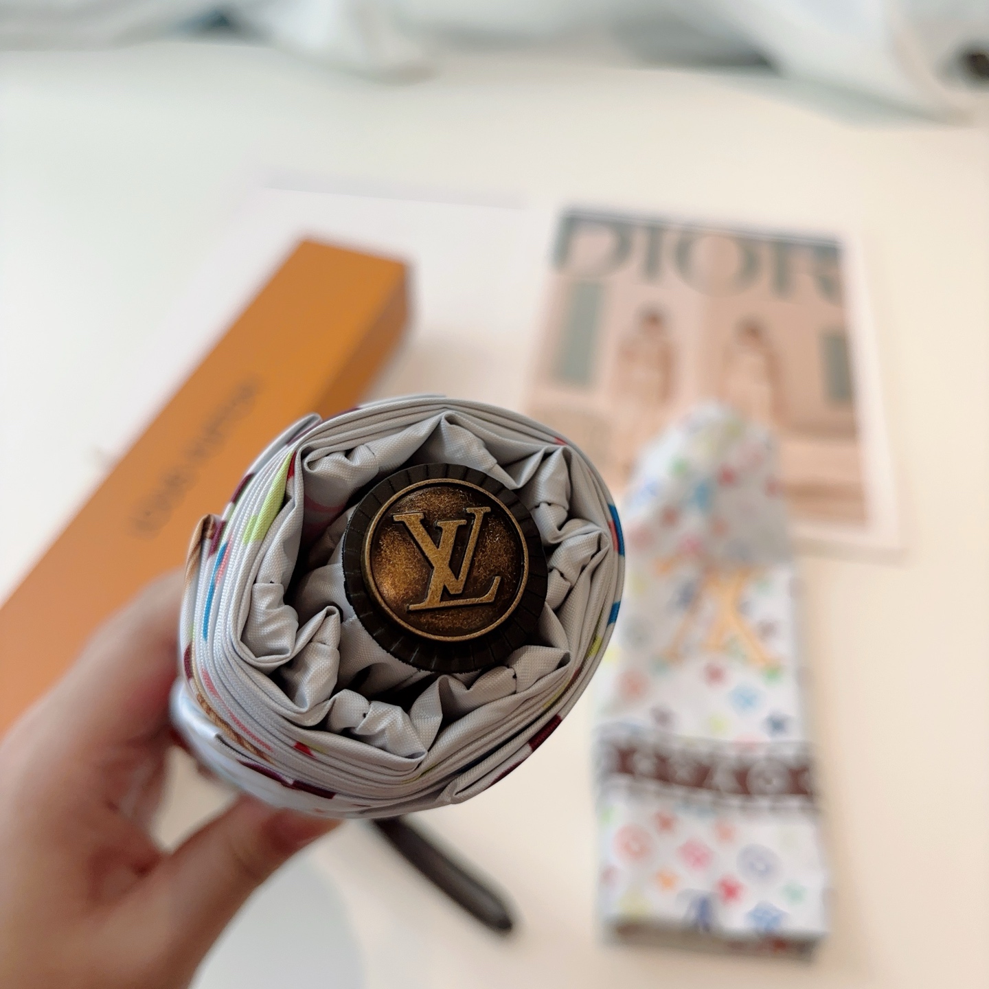  LOUIS VUITTON （路易威登）三折自动折叠晴雨伞 新涂层技术深色伞面 拥有令人惊喜的遮光效果