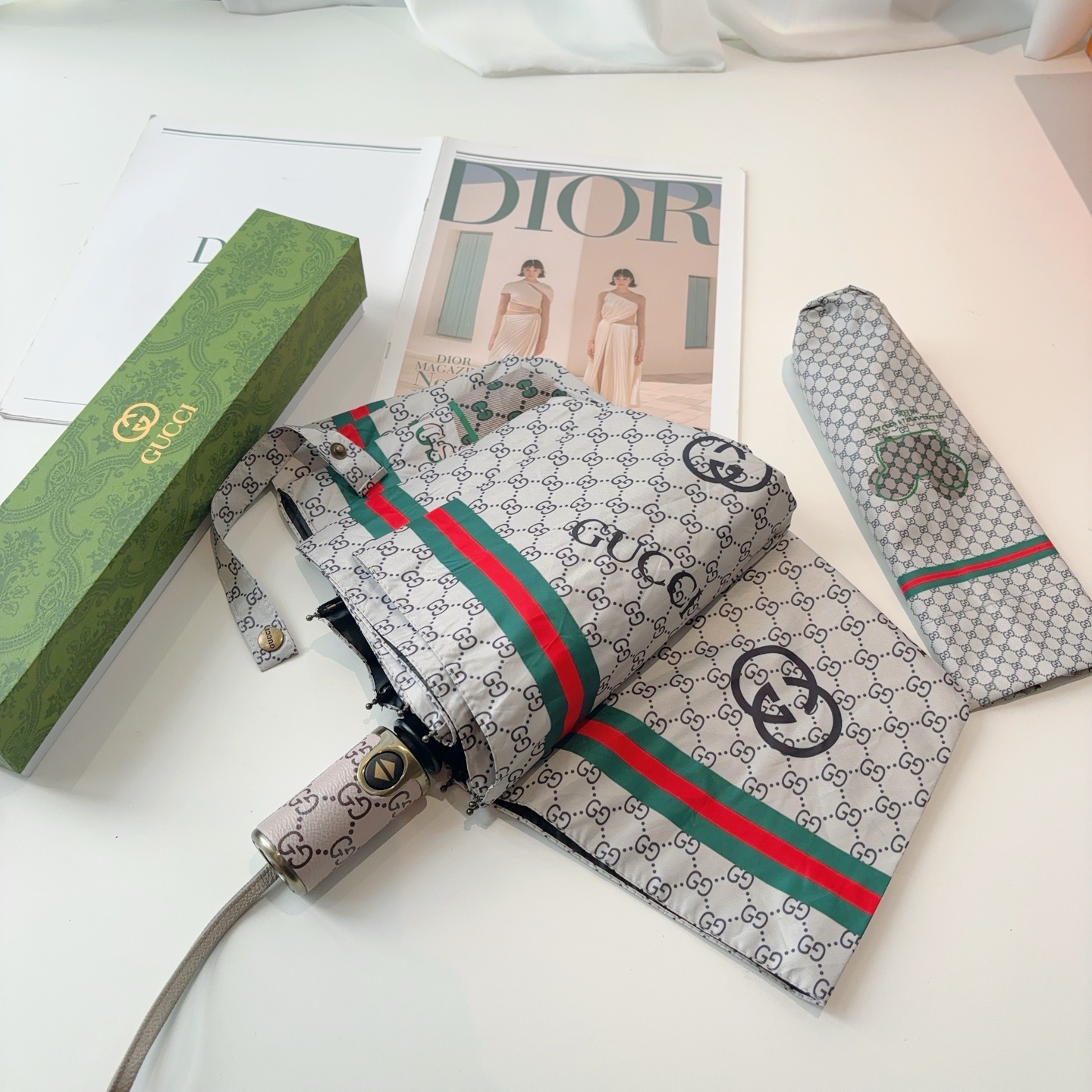 GUCCI（古奇）新款  三折自动折叠晴雨伞 选用台湾进口UV防紫外线伞布 原单代工级品质  🌹