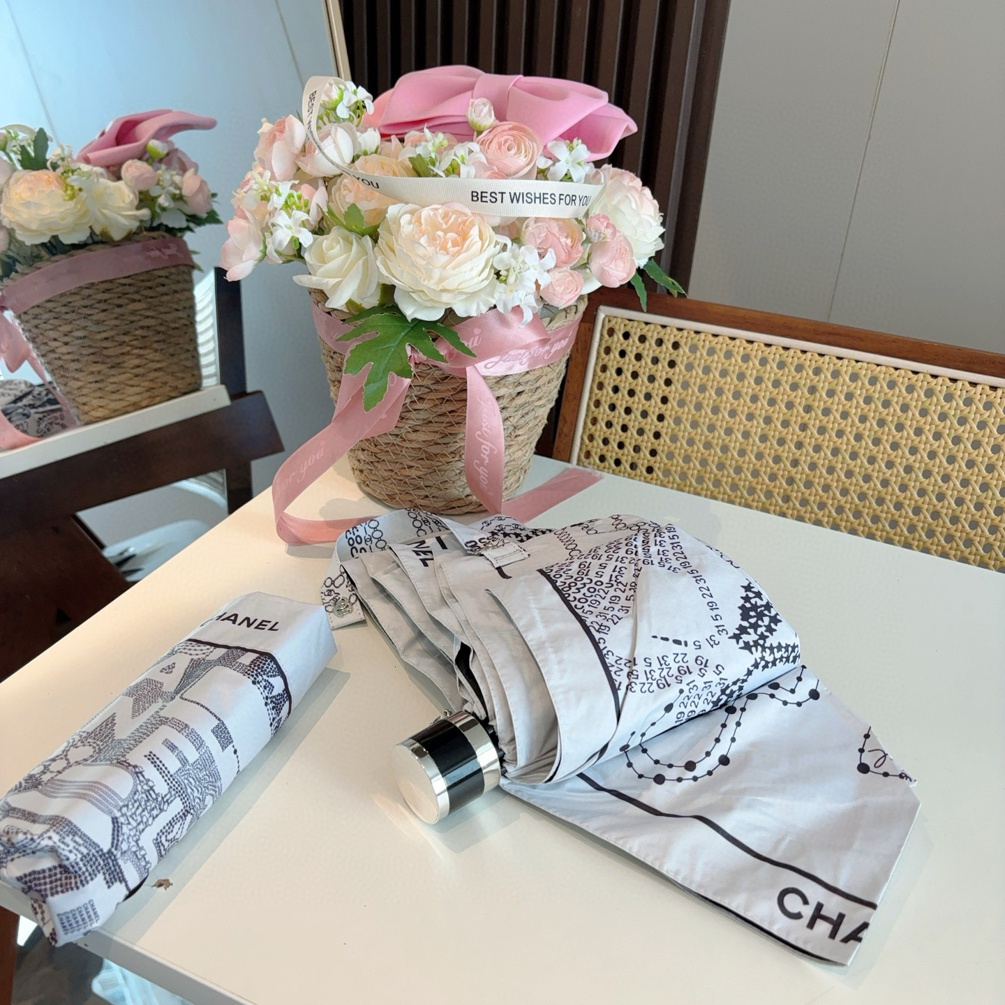  CHANEL（香奈儿）五折手动折叠晴雨伞 选用台 湾进口UV防紫外线伞布 原单代工级品质  🌹2色