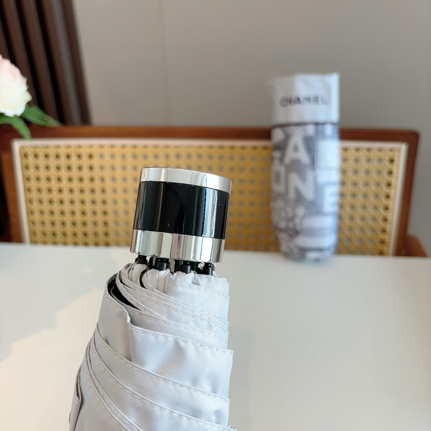  CHANEL（香奈儿）五折手动折叠晴雨伞 选用台 湾进口UV防紫外线伞布 原单代工级品质  🌹2色