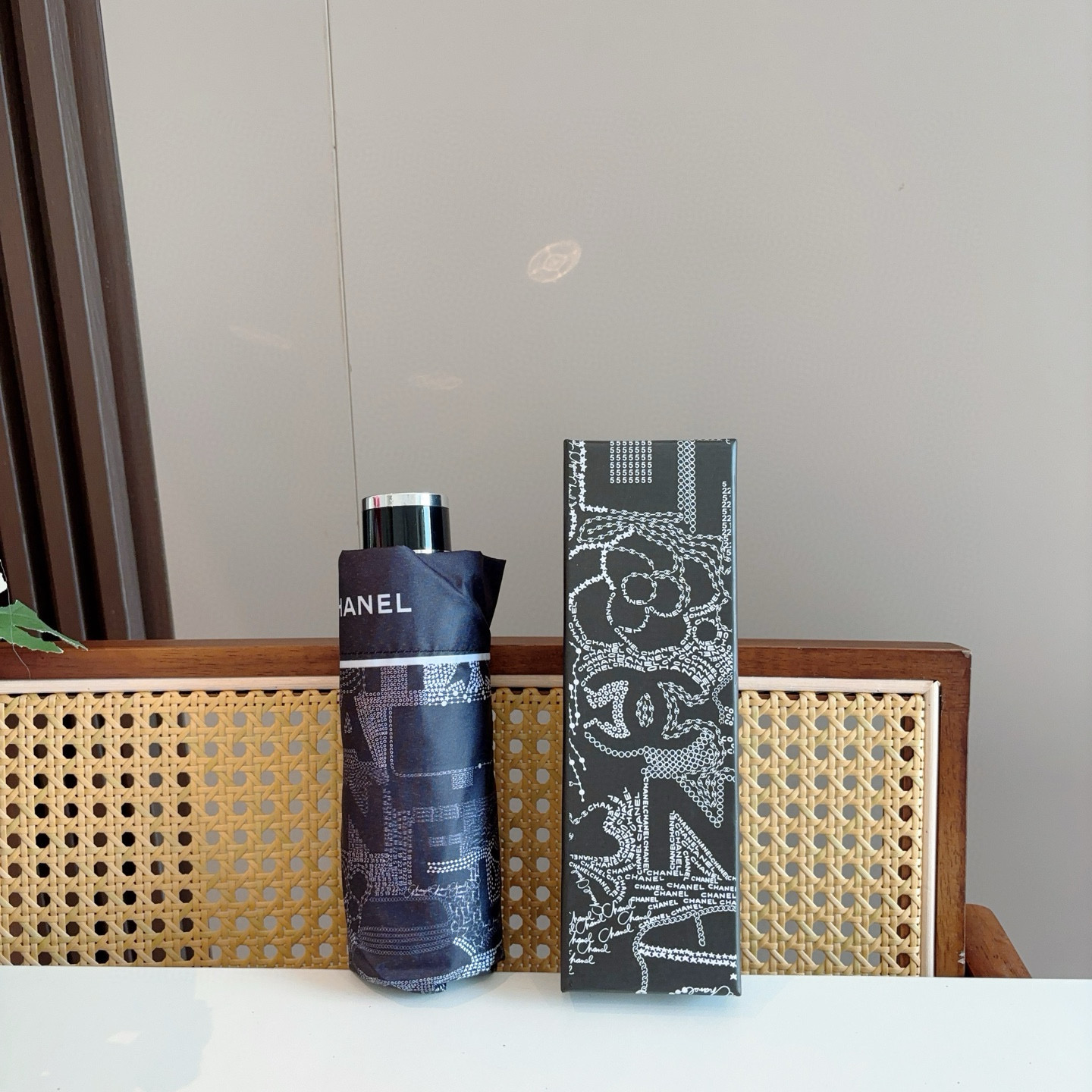  CHANEL（香奈儿）五折手动折叠晴雨伞 选用台 湾进口UV防紫外线伞布 原单代工级品质  🌹2色