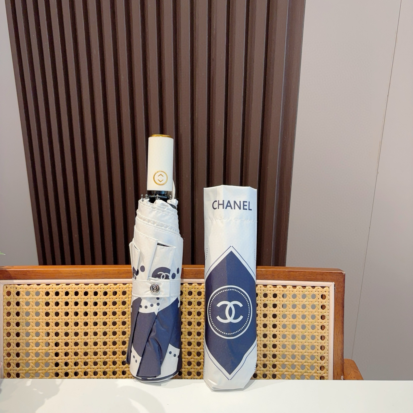  CHANEL（香奈儿）三折自动折叠晴雨伞 选用台湾进口UV防紫外线伞布 原单代工级品质 