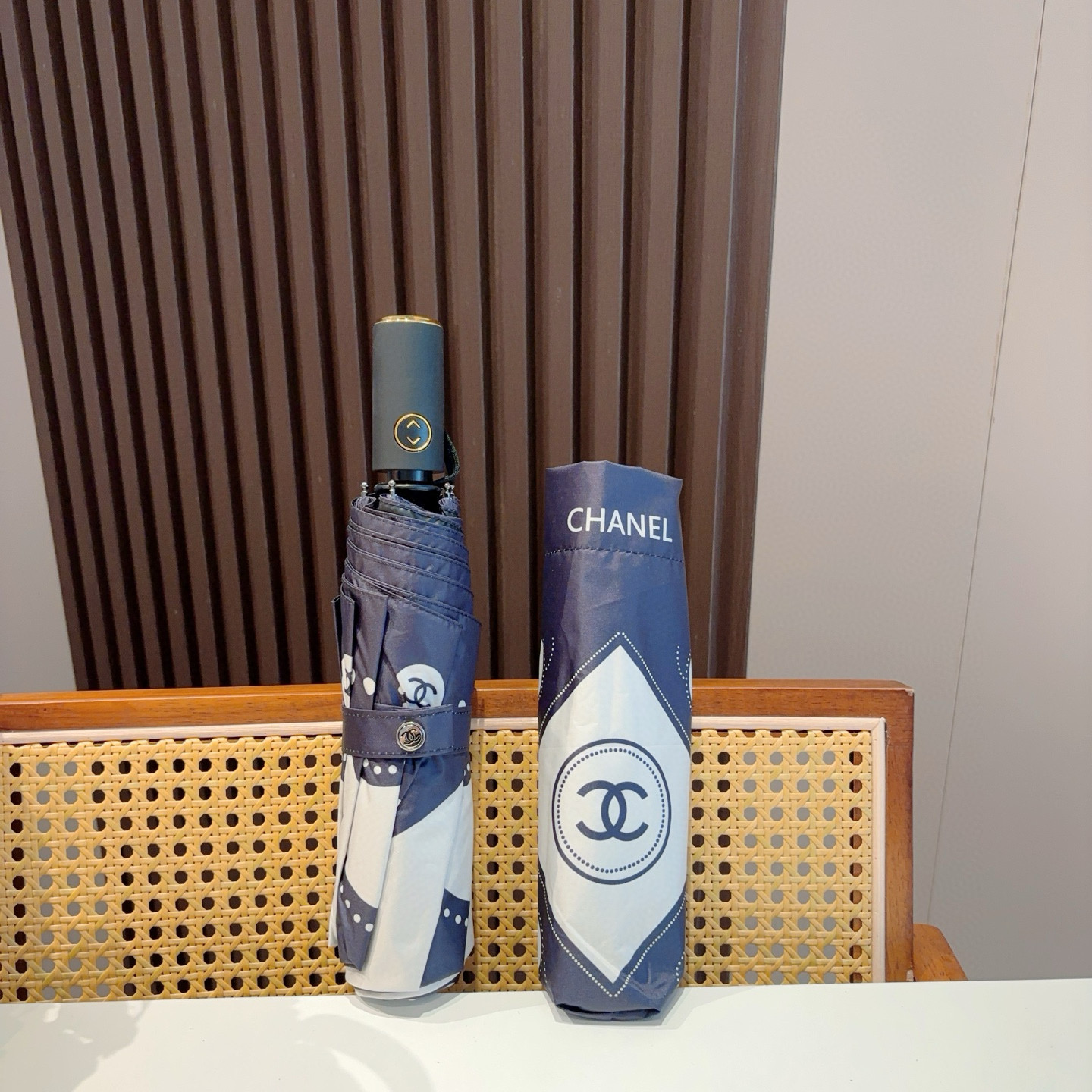  CHANEL（香奈儿）三折自动折叠晴雨伞 选用台湾进口UV防紫外线伞布 原单代工级品质 