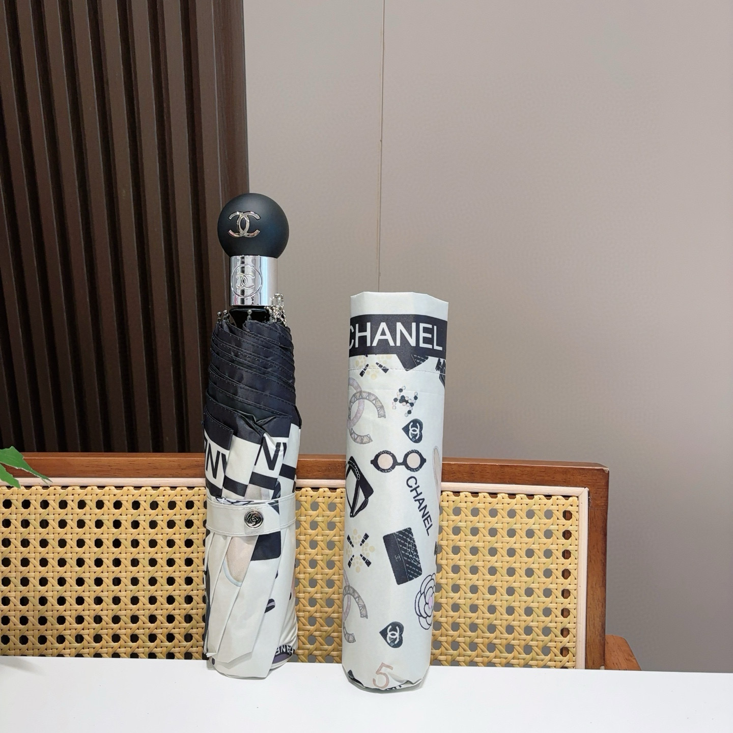  CHANEL（香奈儿）三折自动折叠晴雨伞 选用台湾进口UV防紫外线伞布 原单代工级品质 