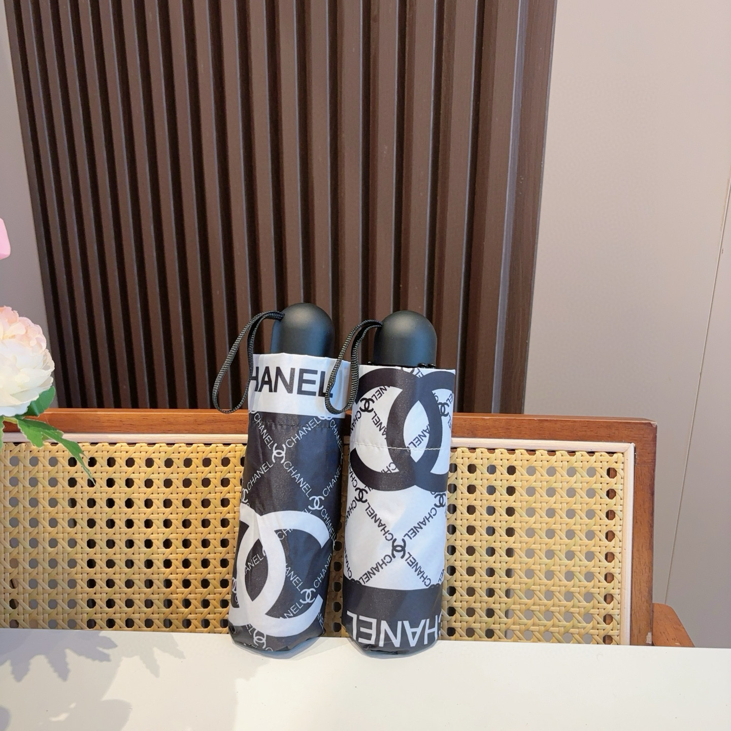  CHANEL（香奈儿）五折手动折叠晴雨伞 选用台 湾进口UV防紫外线伞布 原单代工级品质  🌹2色