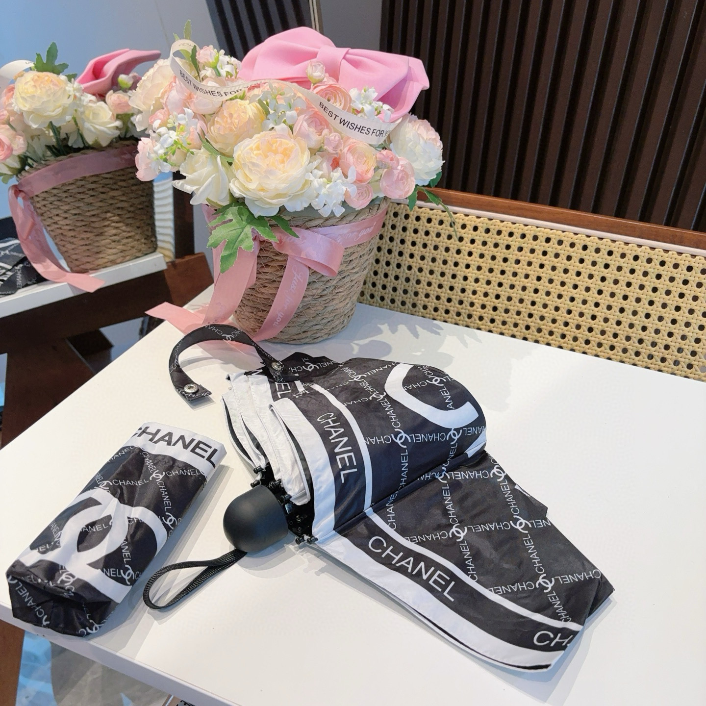  CHANEL（香奈儿）五折手动折叠晴雨伞 选用台 湾进口UV防紫外线伞布 原单代工级品质  🌹2色