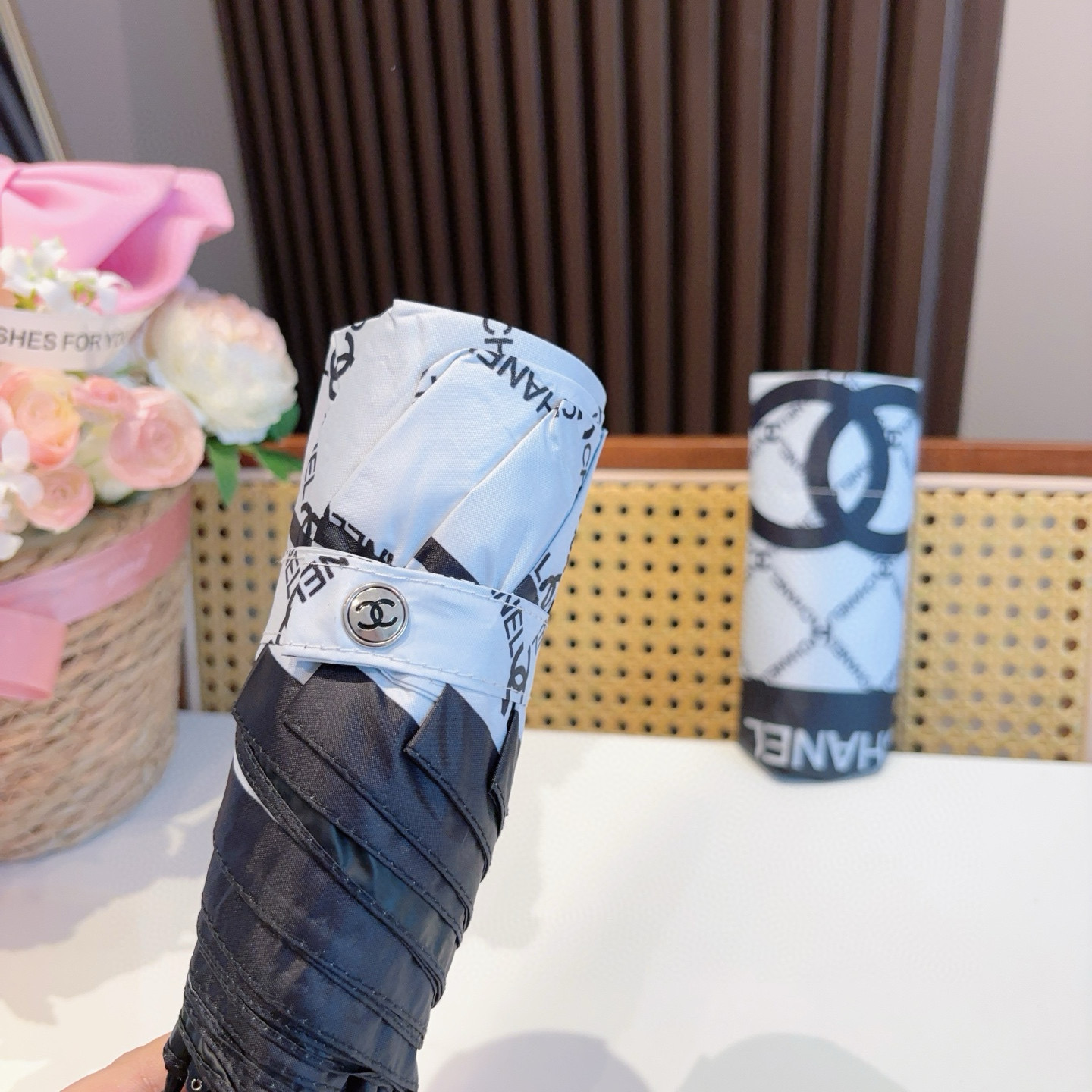  CHANEL（香奈儿）五折手动折叠晴雨伞 选用台 湾进口UV防紫外线伞布 原单代工级品质  🌹2色