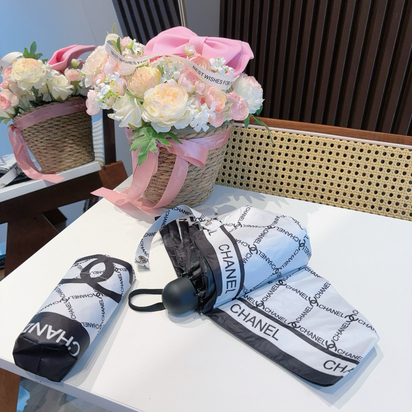  CHANEL（香奈儿）五折手动折叠晴雨伞 选用台 湾进口UV防紫外线伞布 原单代工级品质  🌹2色