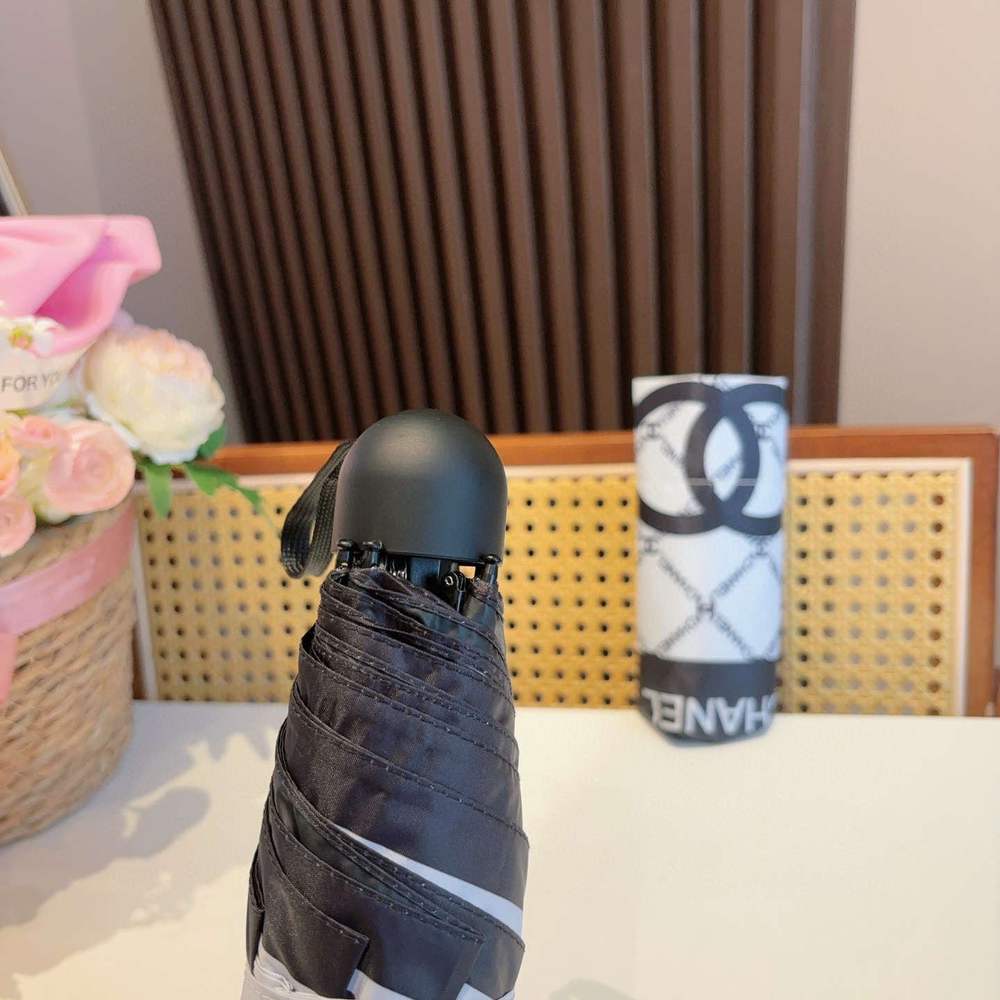  CHANEL（香奈儿）五折手动折叠晴雨伞 选用台 湾进口UV防紫外线伞布 原单代工级品质  🌹2色