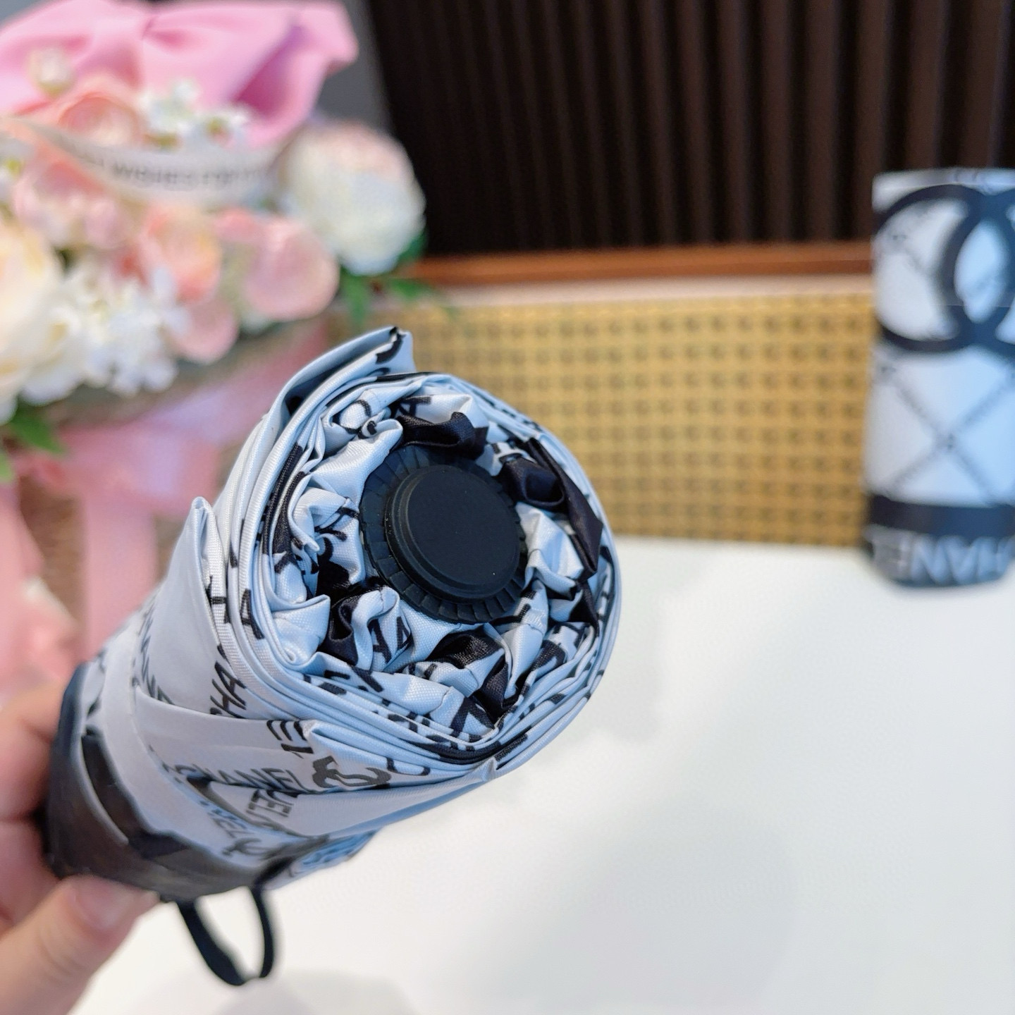  CHANEL（香奈儿）五折手动折叠晴雨伞 选用台 湾进口UV防紫外线伞布 原单代工级品质  🌹2色