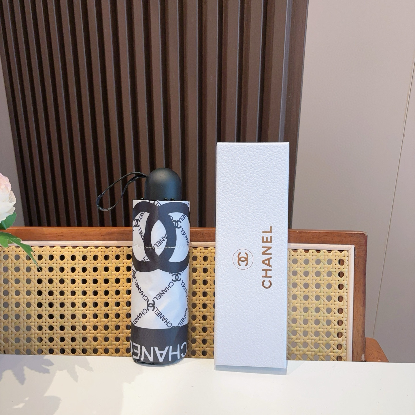  CHANEL（香奈儿）五折手动折叠晴雨伞 选用台 湾进口UV防紫外线伞布 原单代工级品质  🌹2色