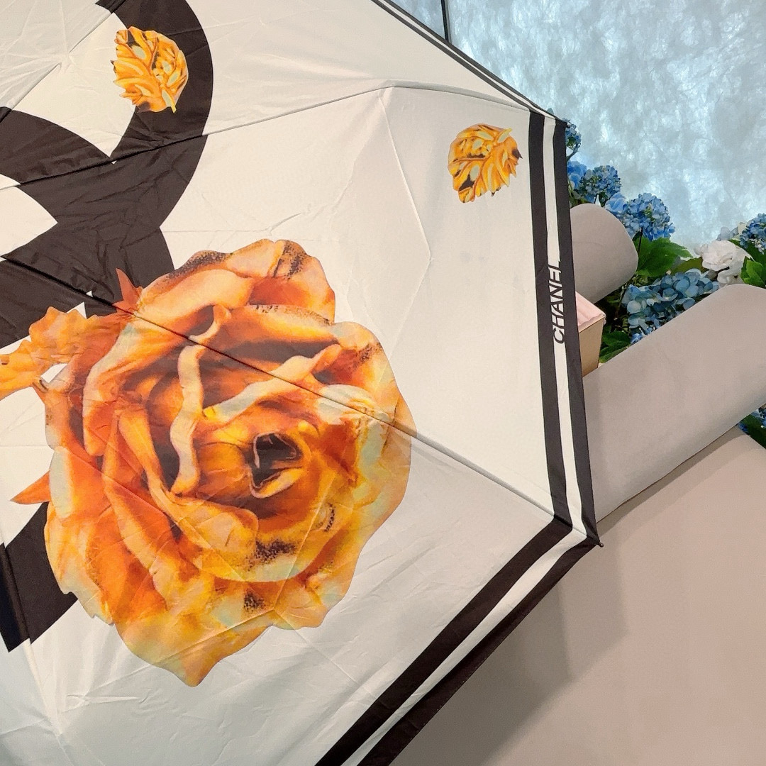  CHANEL（香奈儿） 新款玫瑰花头柄大LOGO山茶花三折自动折叠晴雨伞 选用台湾进口UV防紫外线伞布