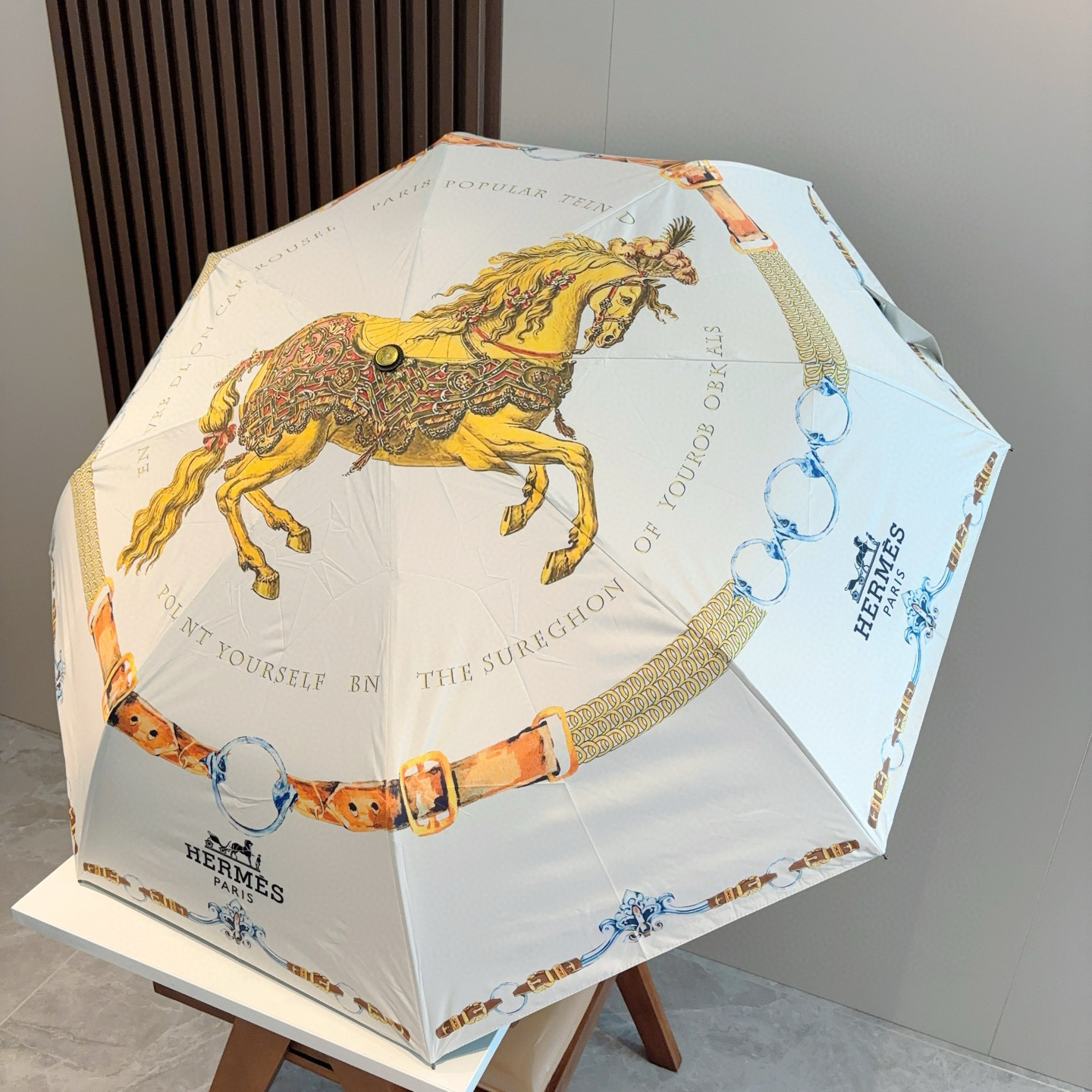 爱马仕（Hermès）   新款 极品H家三折自动伞重磅呈现 以其精湛的工艺技术和源源不断的想像力 新涂