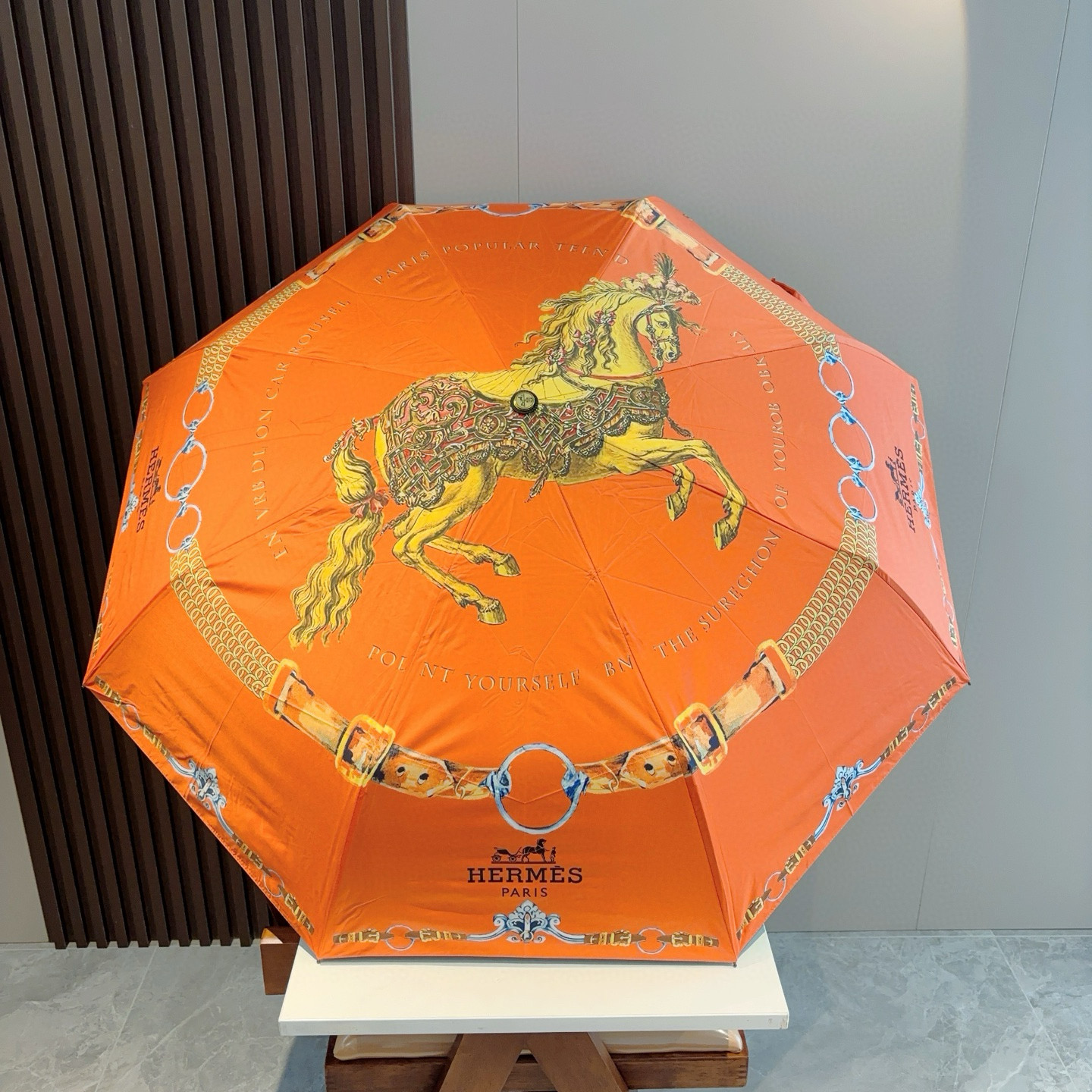 爱马仕（Hermès）   新款 极品H家三折自动伞重磅呈现 以其精湛的工艺技术和源源不断的想像力 新涂
