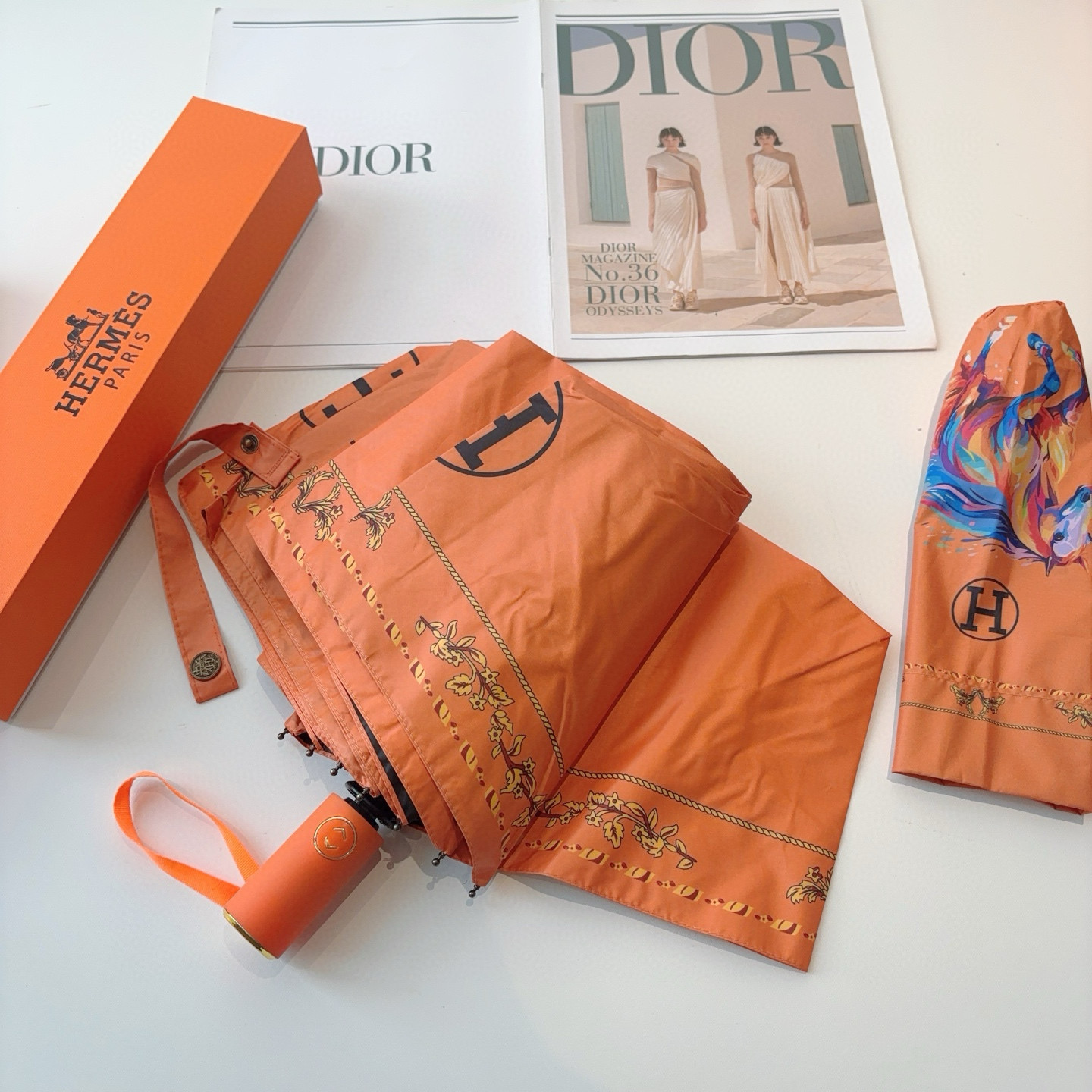 爱马仕（Hermès）   新款 极品H家三折自动伞重磅呈现 以其精湛的工艺技术和源源不断的想像力 新涂