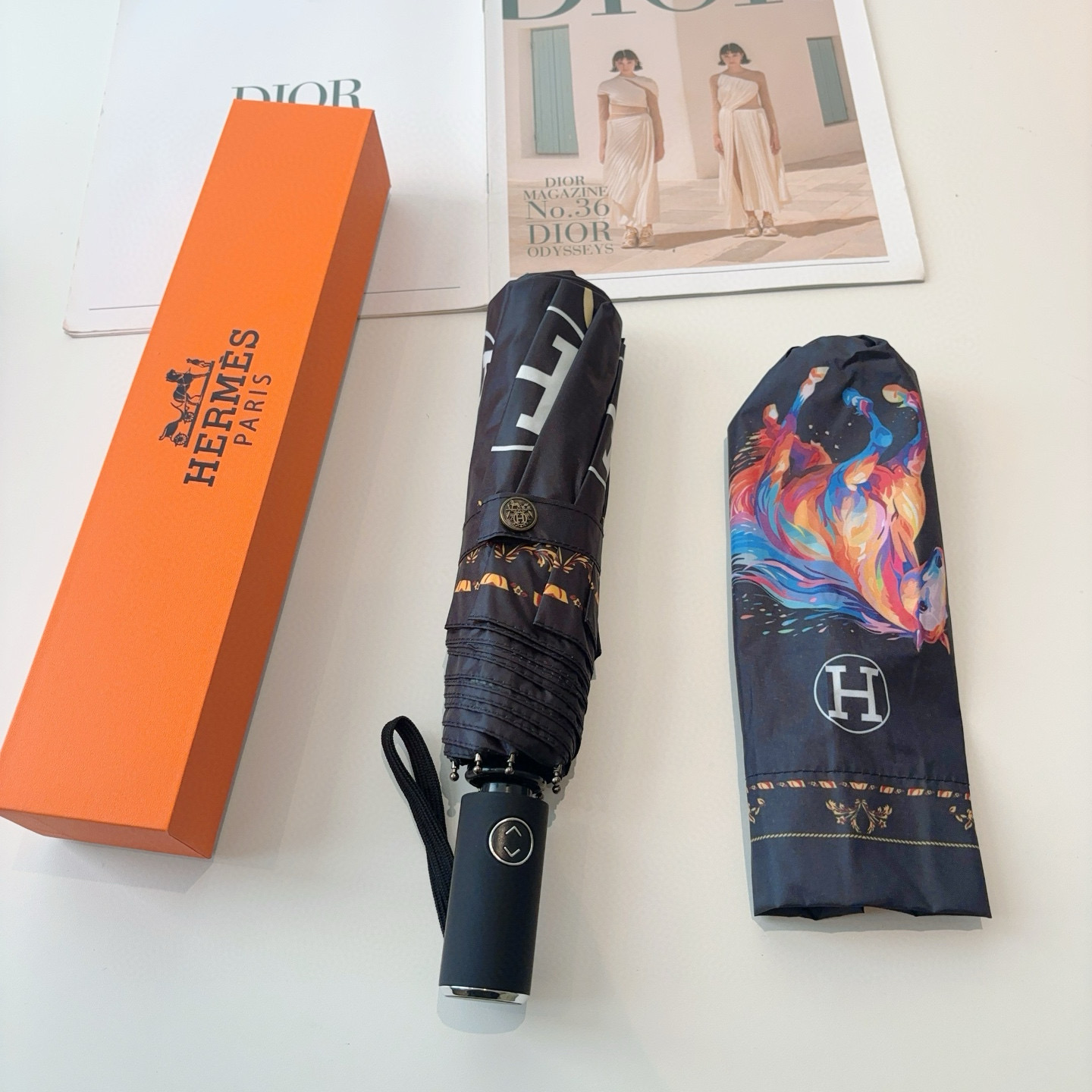 爱马仕（Hermès）   新款 极品H家三折自动伞重磅呈现 以其精湛的工艺技术和源源不断的想像力 新涂