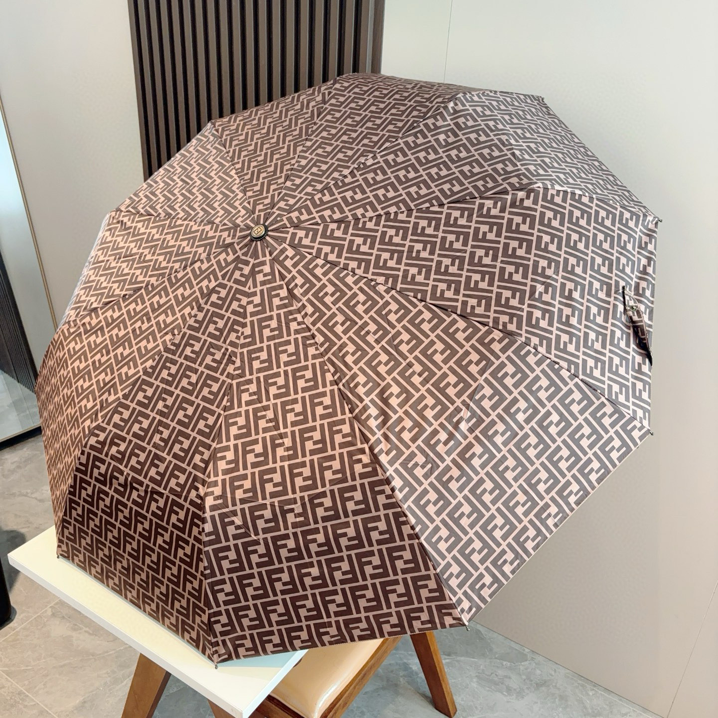 FENDI（芬迪）三折自动折叠晴雨伞 年度最新火爆单品  原单代工级品质 第一代210T碰击布防嗮拒水技