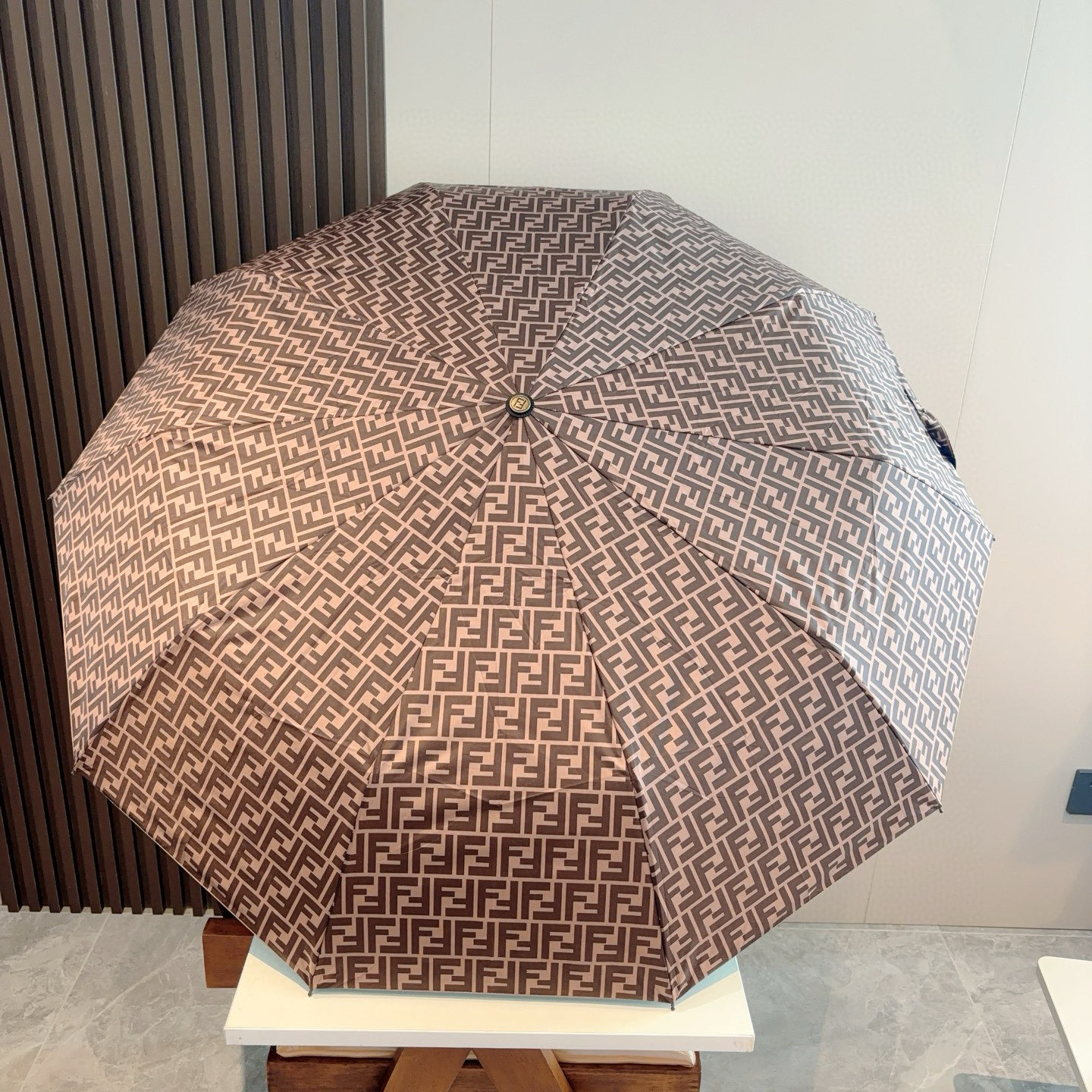 FENDI（芬迪）三折自动折叠晴雨伞 年度最新火爆单品  原单代工级品质 第一代210T碰击布防嗮拒水技