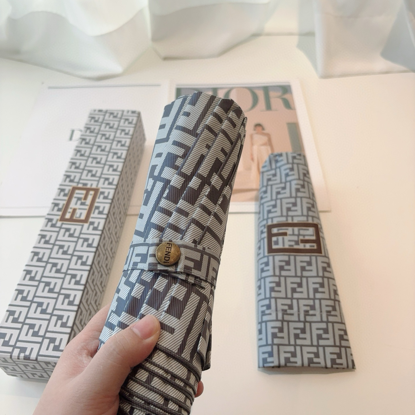 FENDI（芬迪）三折自动折叠晴雨伞 年度最新火爆单品  原单代工级品质 第一代210T碰击布防嗮拒水技