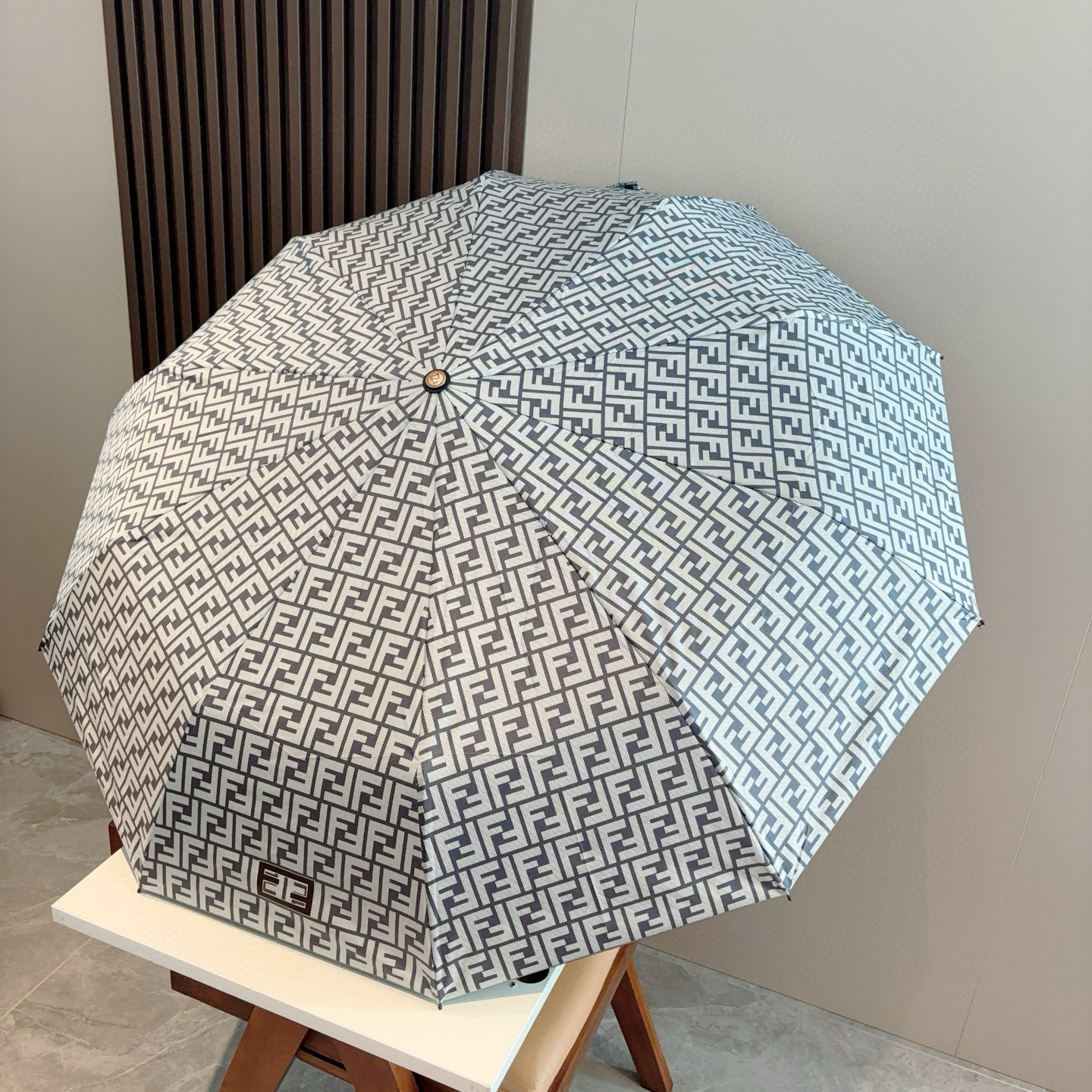 FENDI（芬迪）三折自动折叠晴雨伞 年度最新火爆单品  原单代工级品质 第一代210T碰击布防嗮拒水技