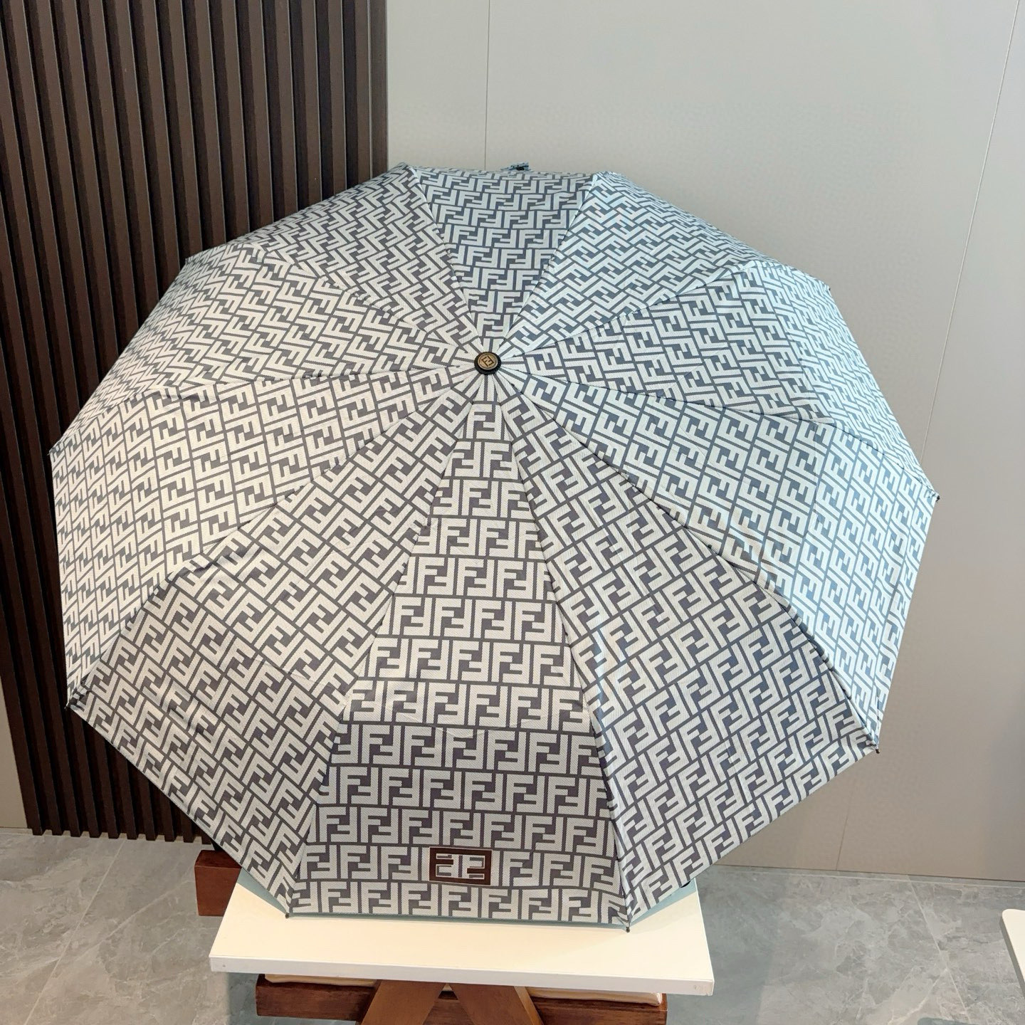 FENDI（芬迪）三折自动折叠晴雨伞 年度最新火爆单品  原单代工级品质 第一代210T碰击布防嗮拒水技