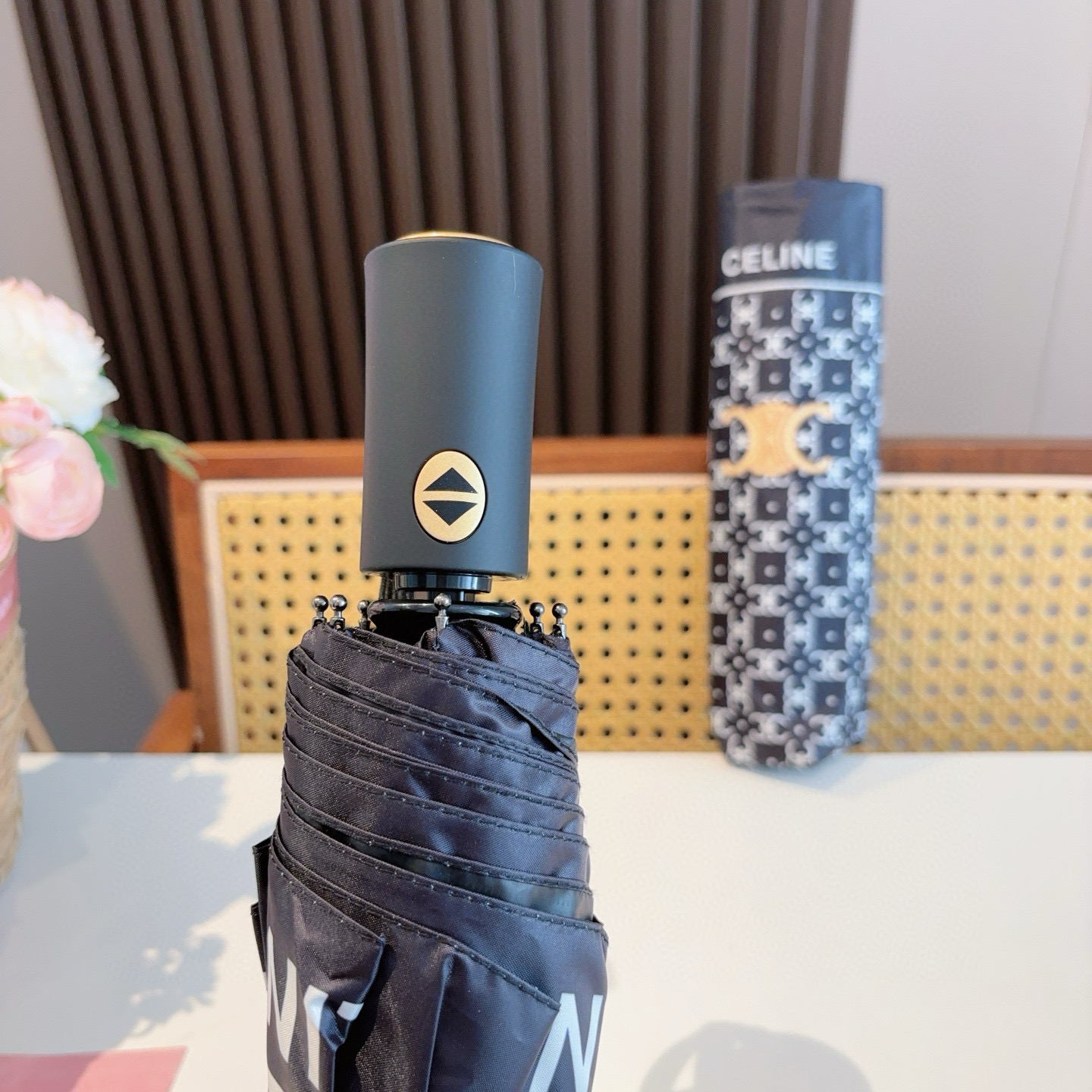  Céline 赛琳 凯旋门新款 三折自动折叠晴雨伞 选用台湾进口UV防紫外线伞布 原单代工级品质 2色