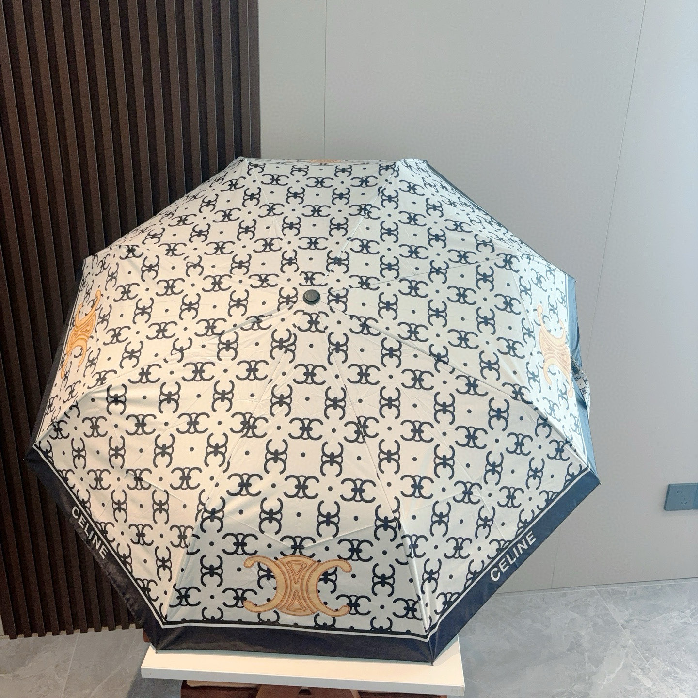  Céline 赛琳 凯旋门新款 三折自动折叠晴雨伞 选用台湾进口UV防紫外线伞布 原单代工级品质 2色