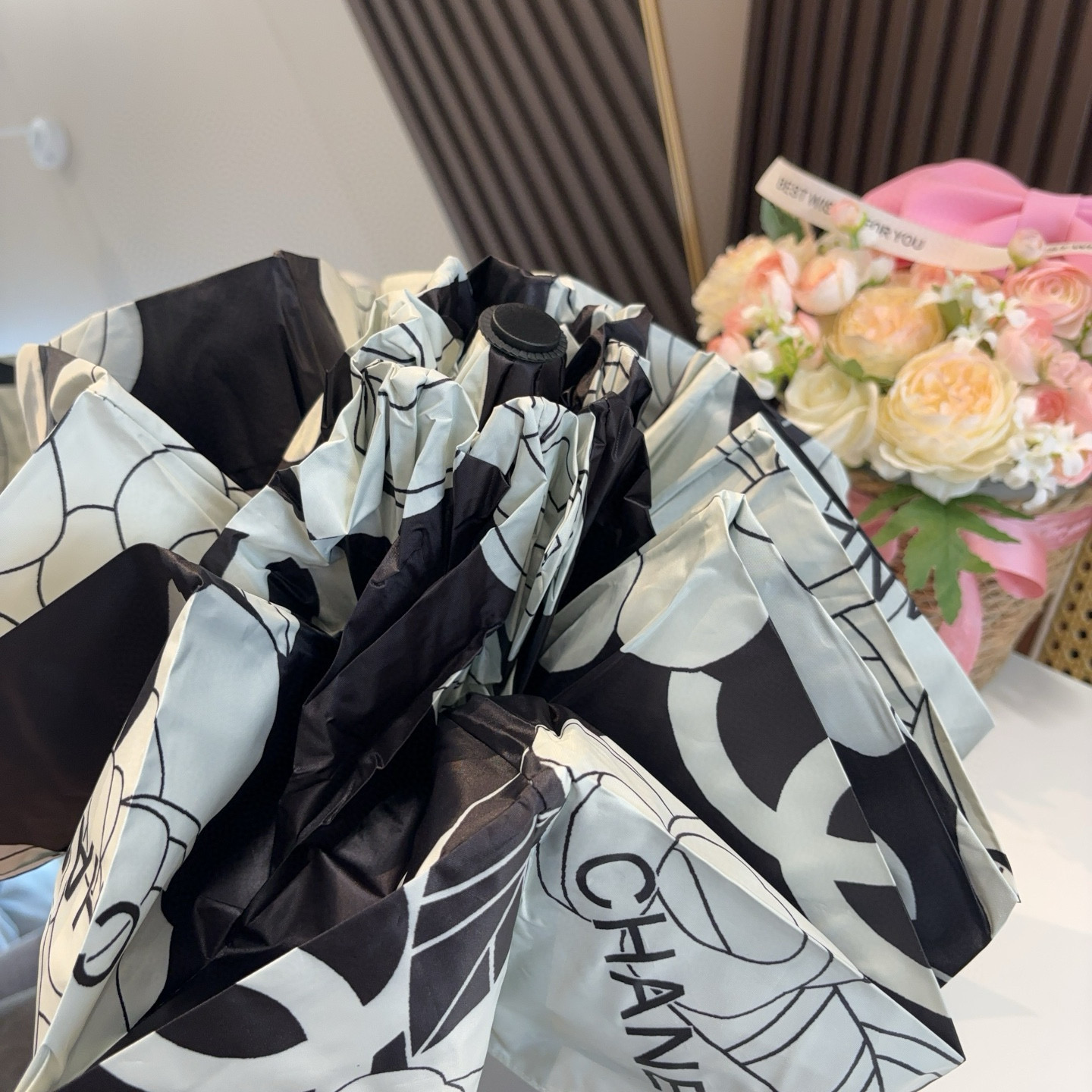  CHANEL（香奈儿）五折手动折叠晴雨伞 选用台湾进口UV防紫外线伞布 原单代工级品质  🌹
