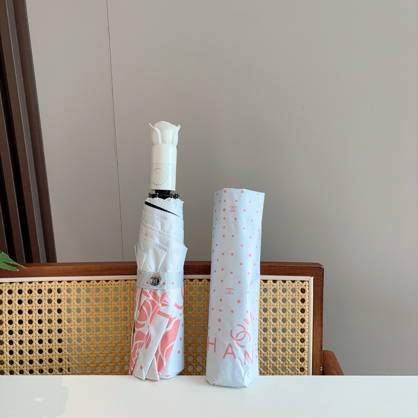  CHANEL（香奈儿）三折自动折叠晴雨伞 选用台湾进口UV防紫外线伞布 原单代工级品质 