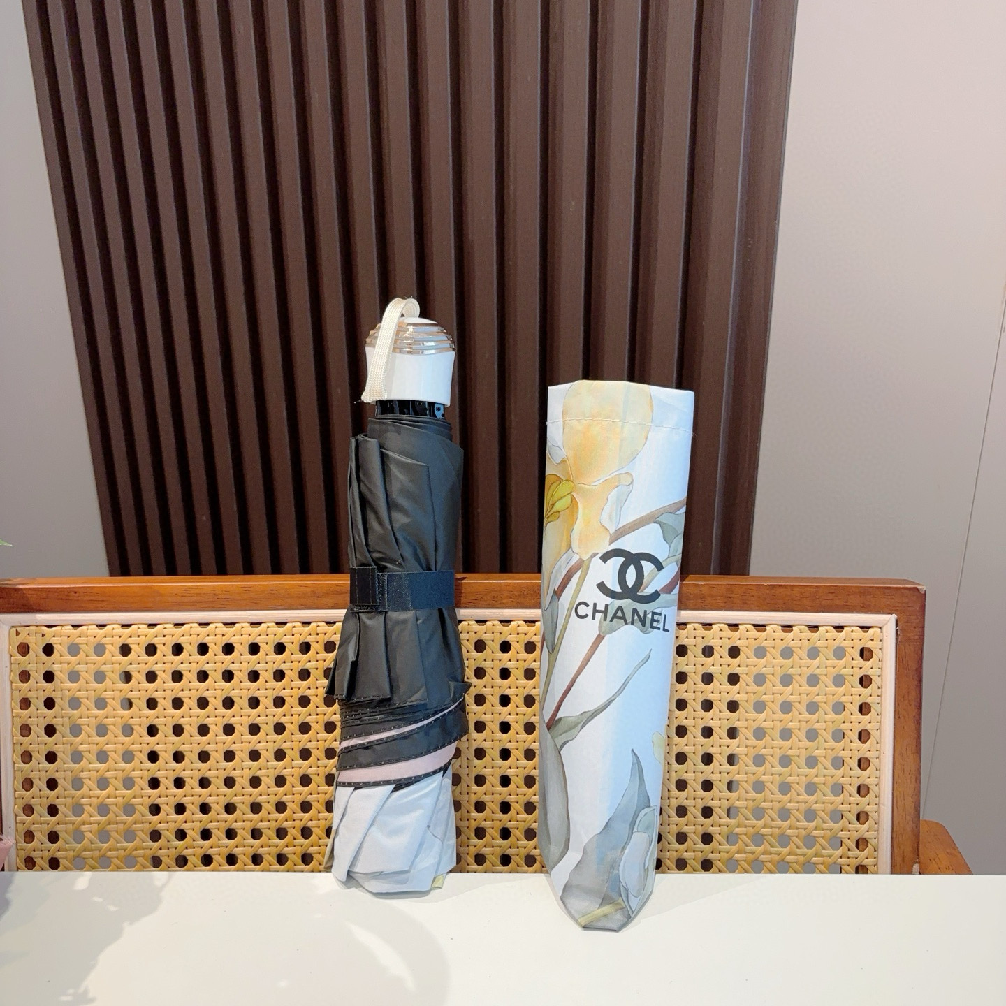  CHANEL（香奈儿）三折手开折叠晴雨伞 选用台湾进口UV防紫外线伞布 原单代工级品质 
