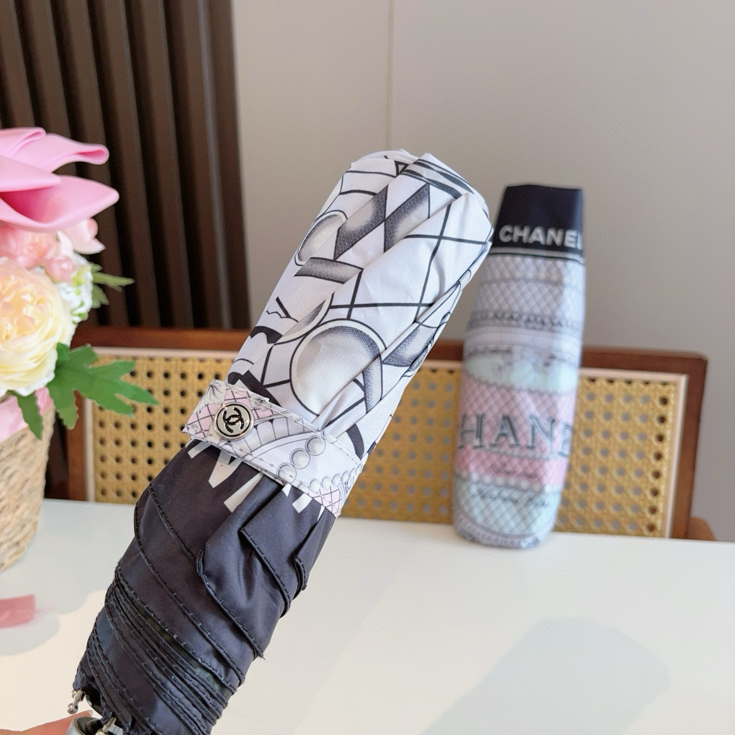  CHANEL（香奈儿）三折自动折叠晴雨伞 选用台湾进口UV防紫外线伞布 原单代工级品质 