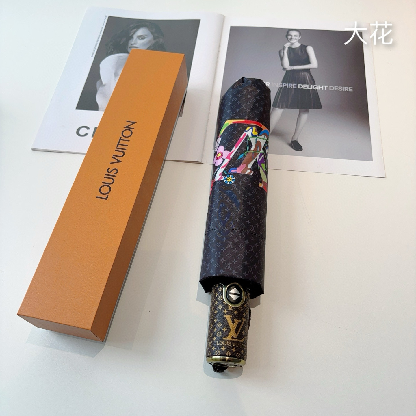 LOUIS VUITTON （路易威登）新款 三折自动折叠晴雨伞 新涂层技术深色伞面 拥有令人惊喜的遮光