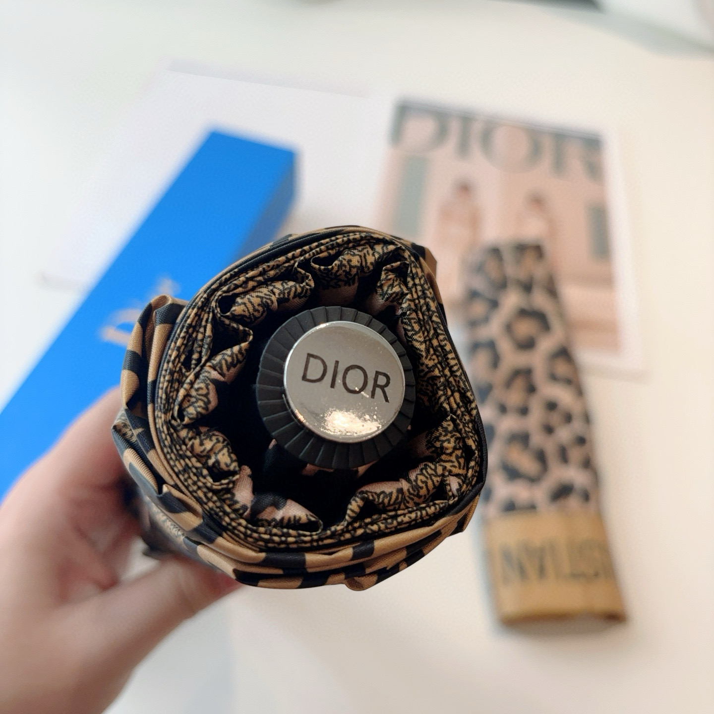  DIOR（迪奥）三折自动折叠晴雨伞  时尚原单代工品质 细节精致 看得见的品质 打破一成不变 色泽纯正