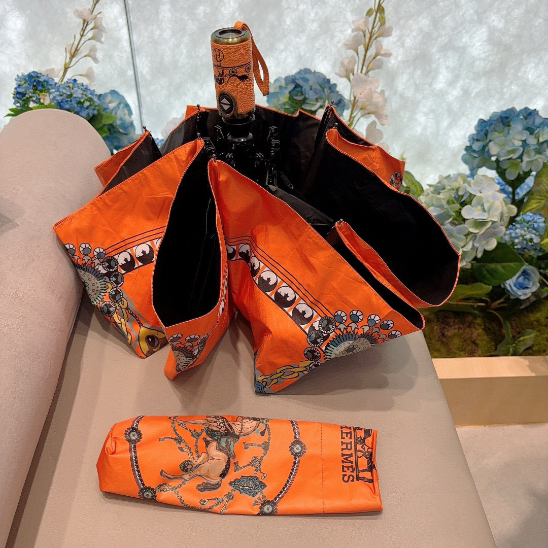 爱马仕（Hermès）   新款 极品H家三折自动伞重磅呈现 以其精湛的工艺技术和源源不断的想像力 新涂