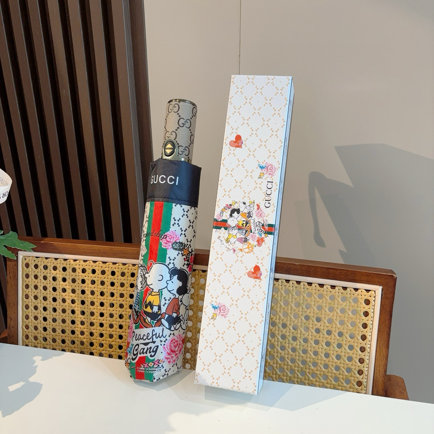  GUCCI古奇 三折自动折叠晴雨伞  时尚原单代工品质 细节精致 看得见的品质 打破一成不变 色泽纯正