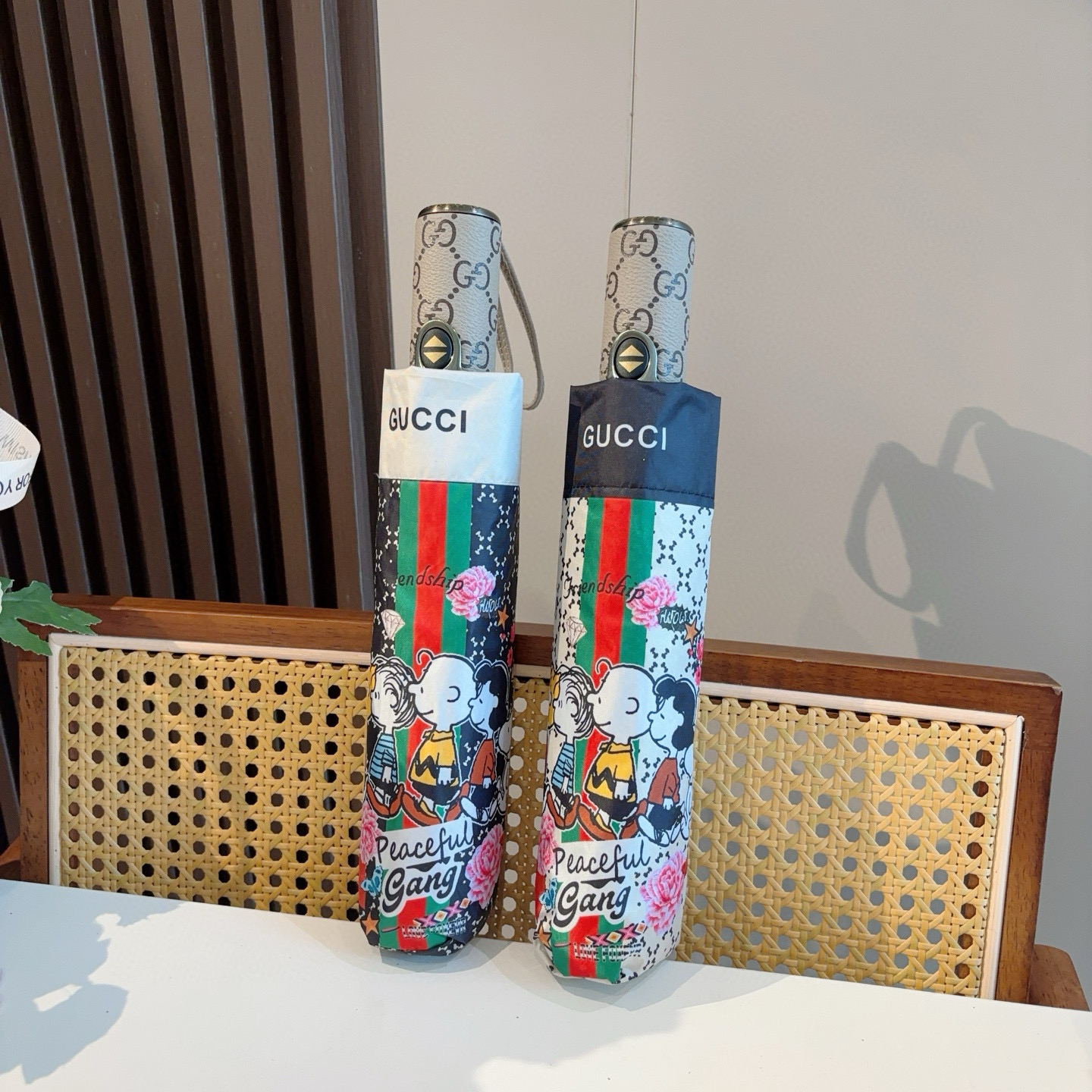  GUCCI古奇 三折自动折叠晴雨伞  时尚原单代工品质 细节精致 看得见的品质 打破一成不变 色泽纯正